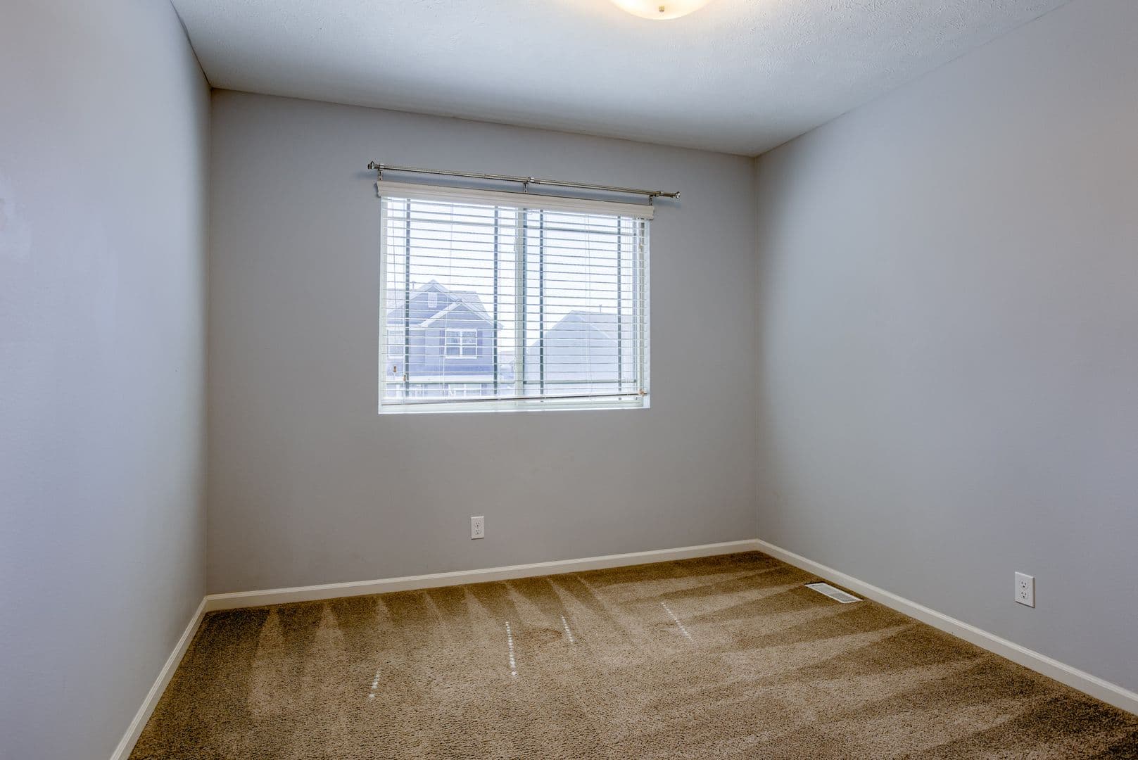 Bennington House: 8926 N 159th Ave