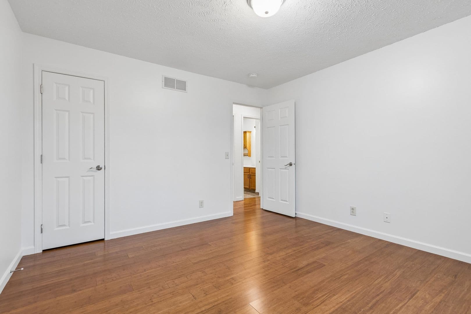 Omaha House: 8538 Sheffield St.
