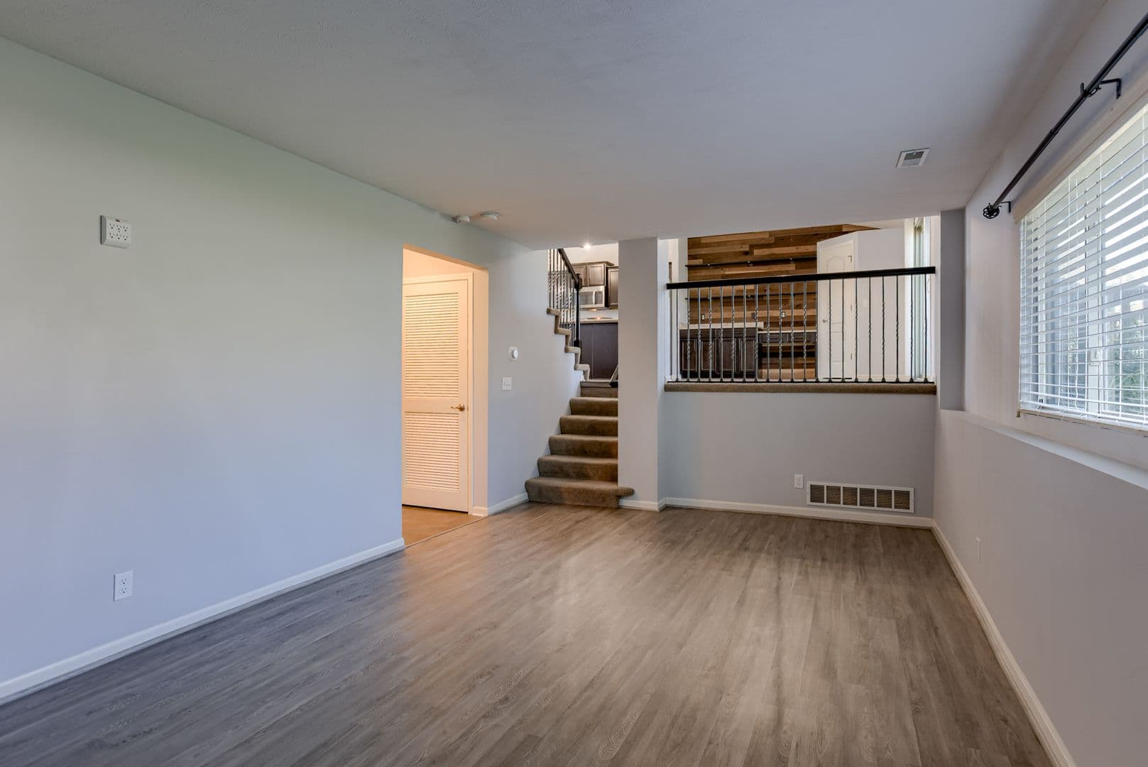 Bennington House: 8926 N 159th Ave