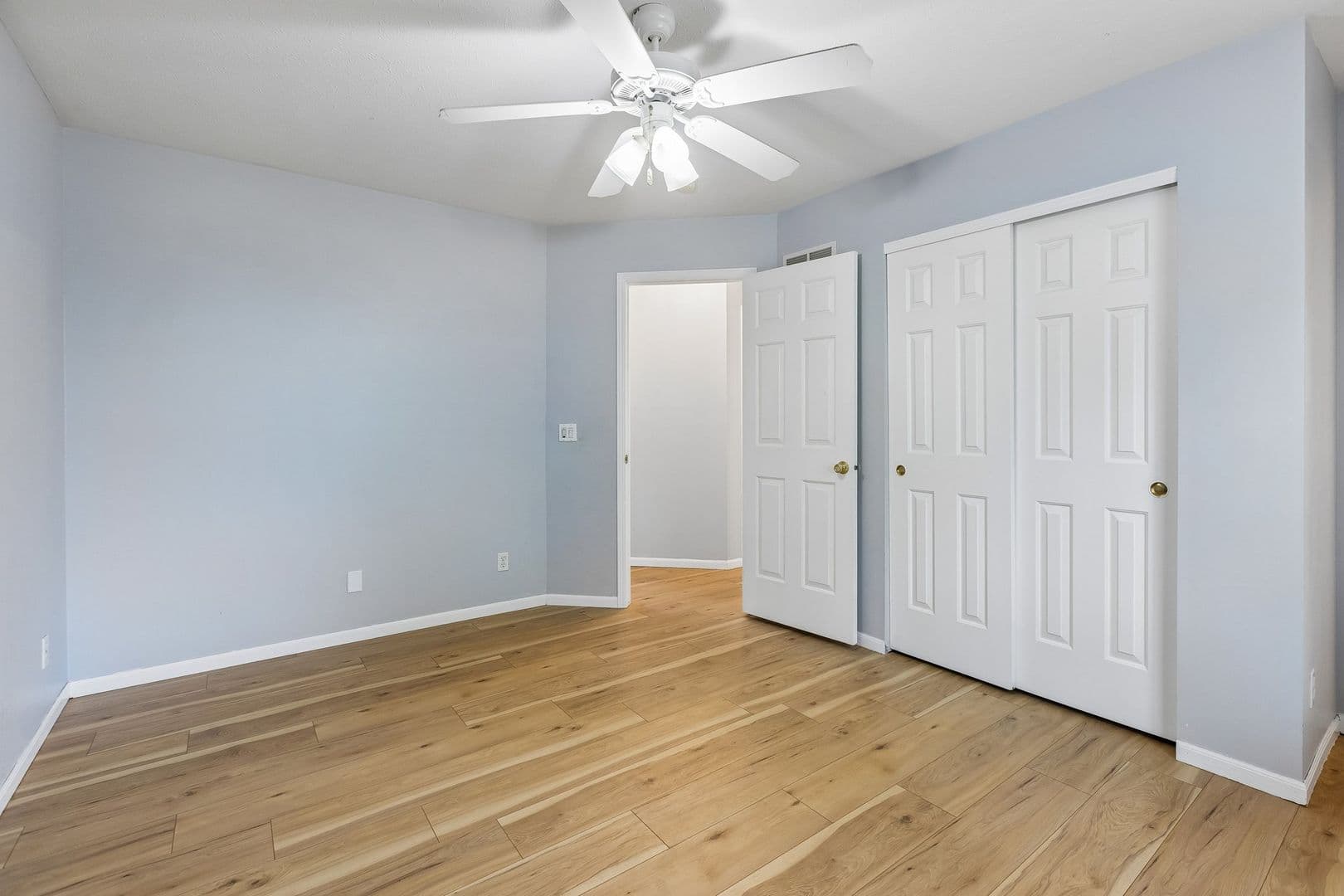 Omaha House: 17615 Olive St