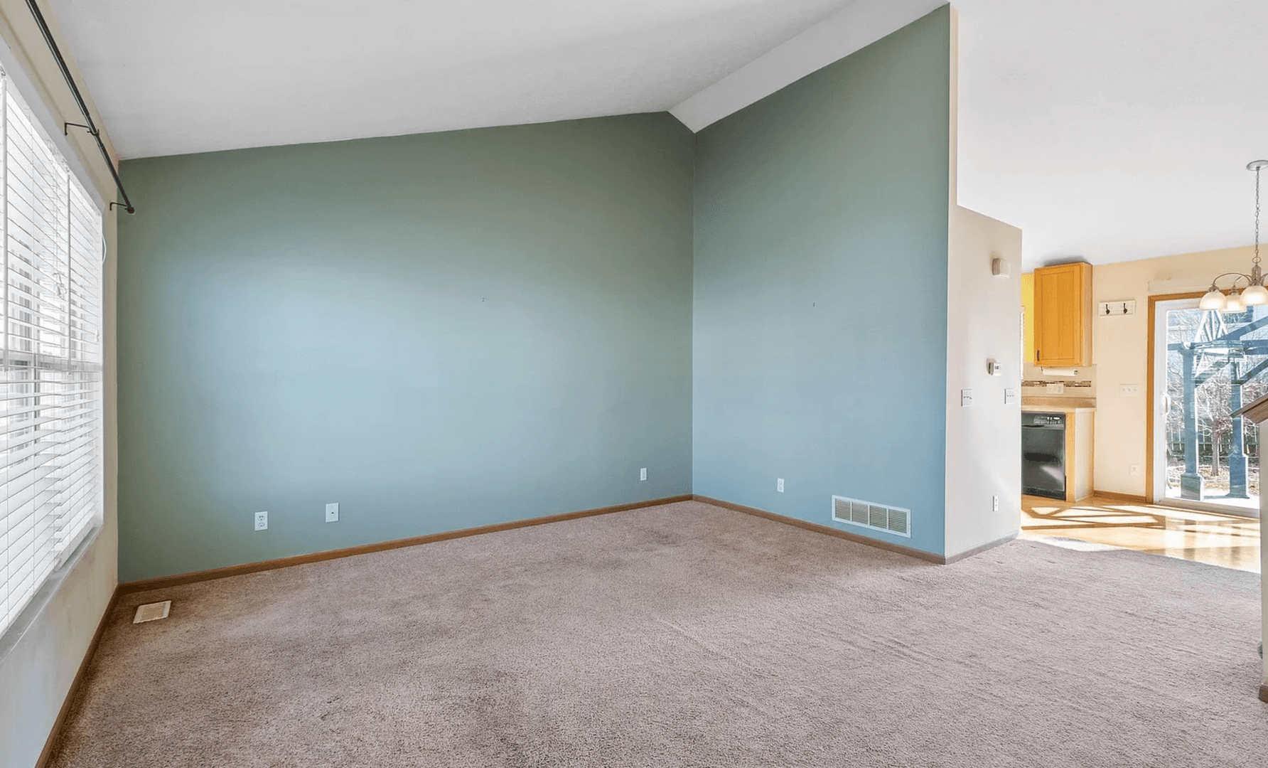 Omaha House: 8837 Quest St.