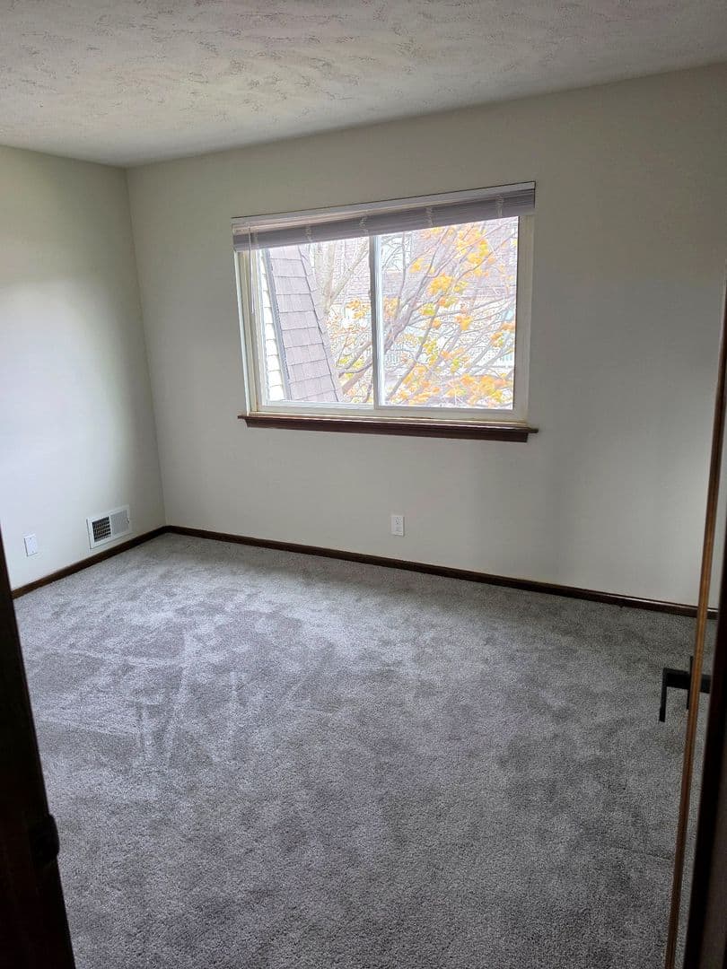 Omaha Townhome: 7231 Ames Circle