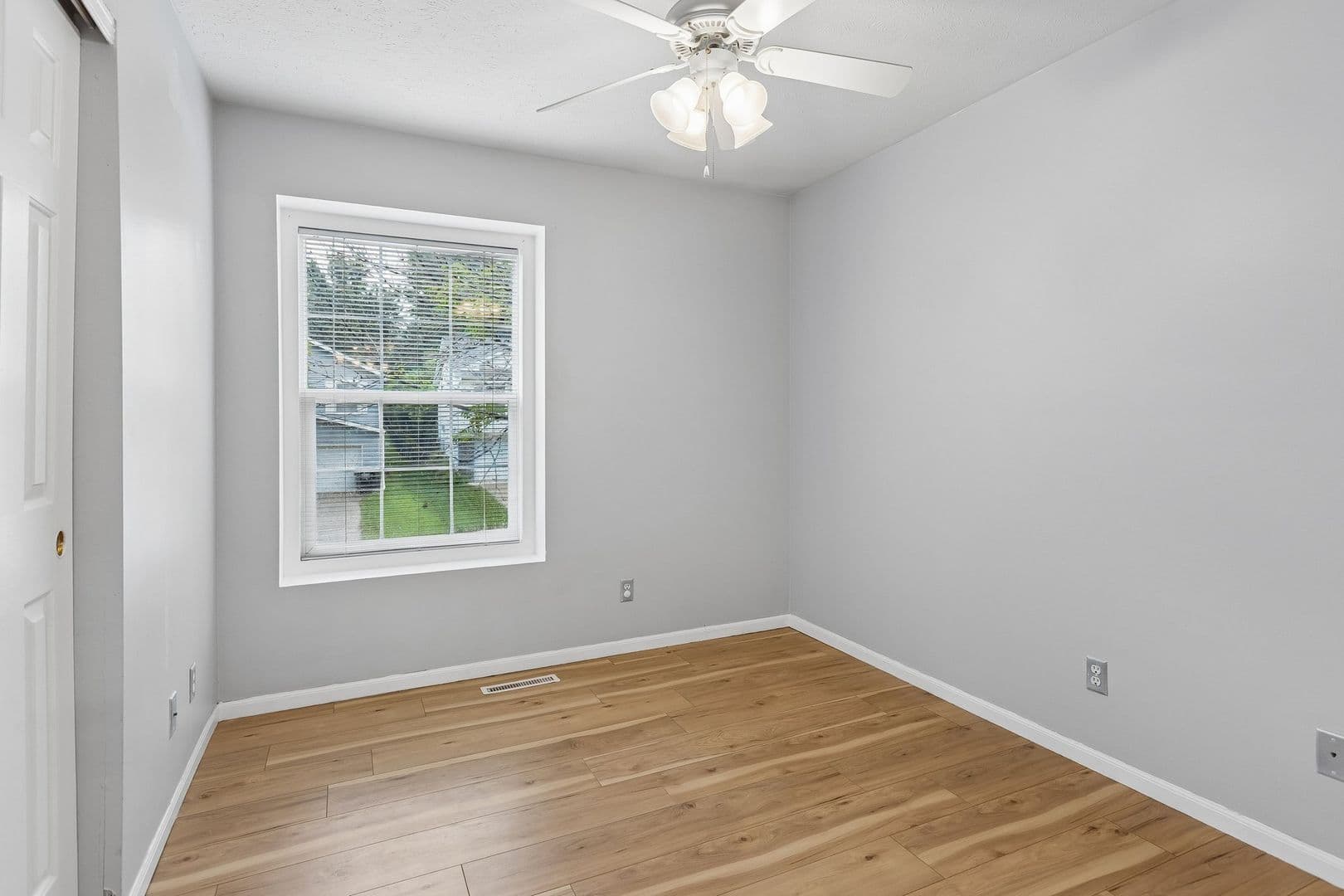 Omaha House: 17615 Olive St