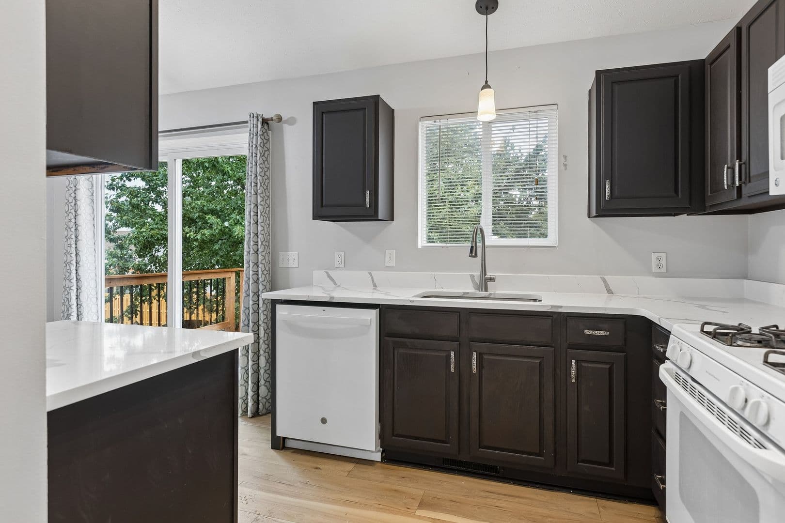 Omaha House: 17615 Olive St