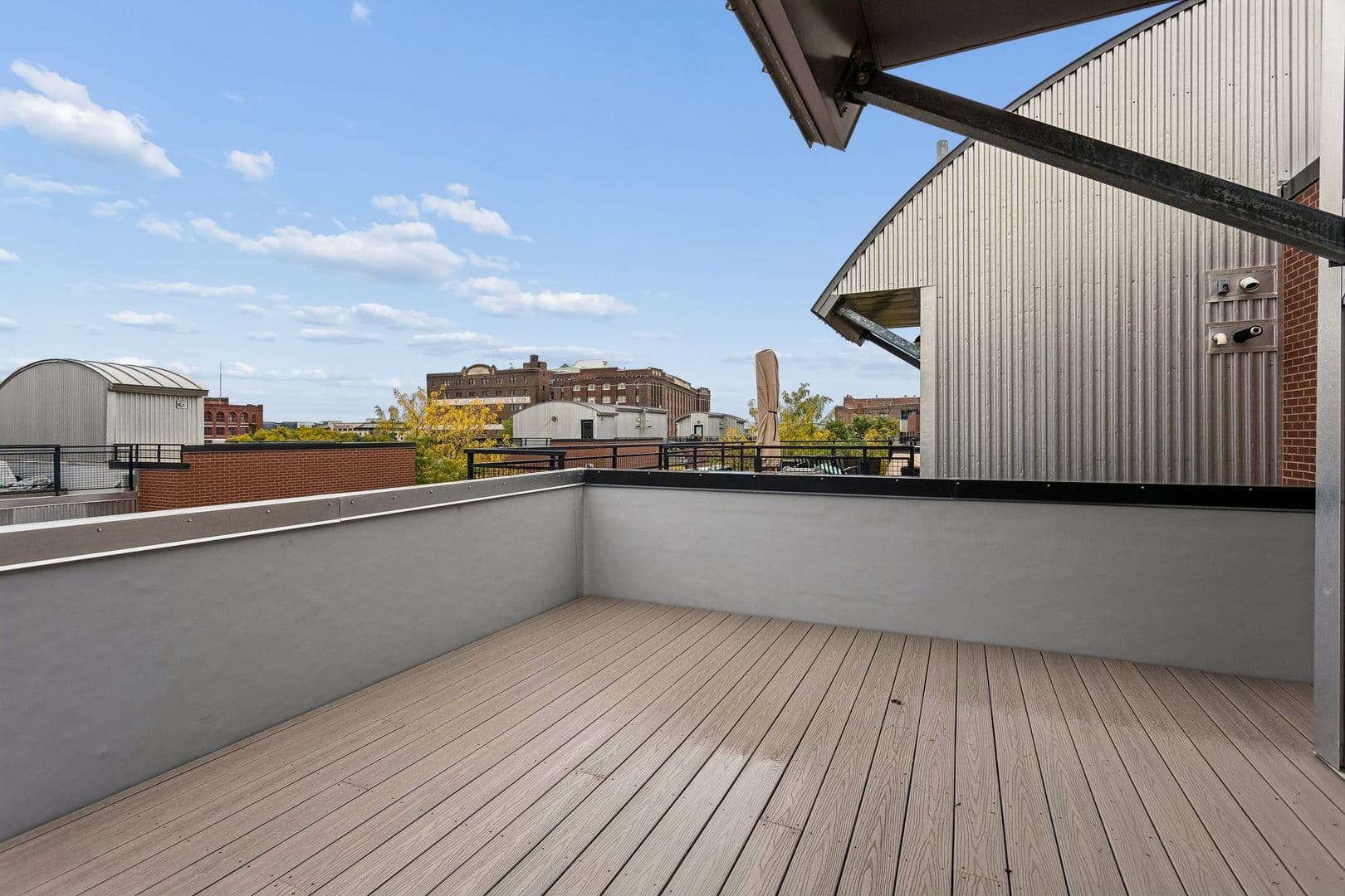 Omaha House: 1225 Leavenworth Plz