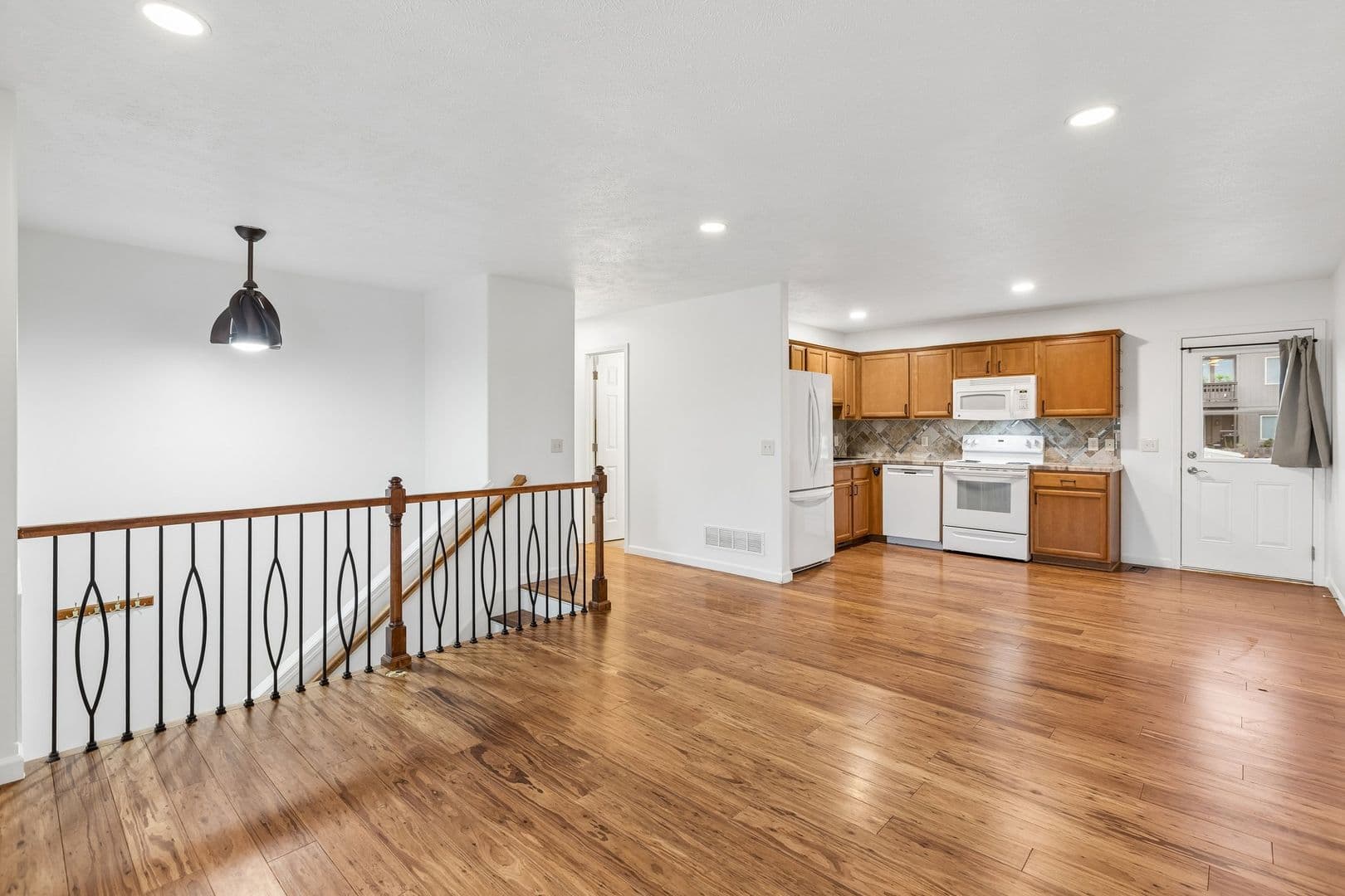 Omaha House: 8538 Sheffield St.