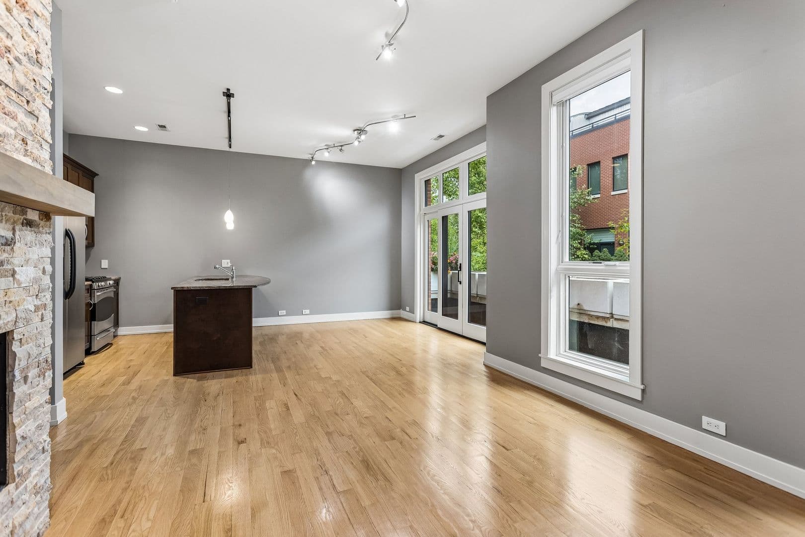 Omaha House: 1225 Leavenworth Plz