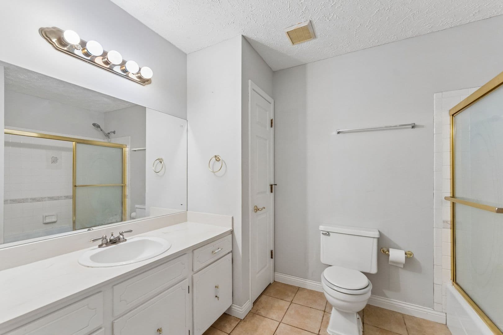Omaha House: 2722 N 120 Ave