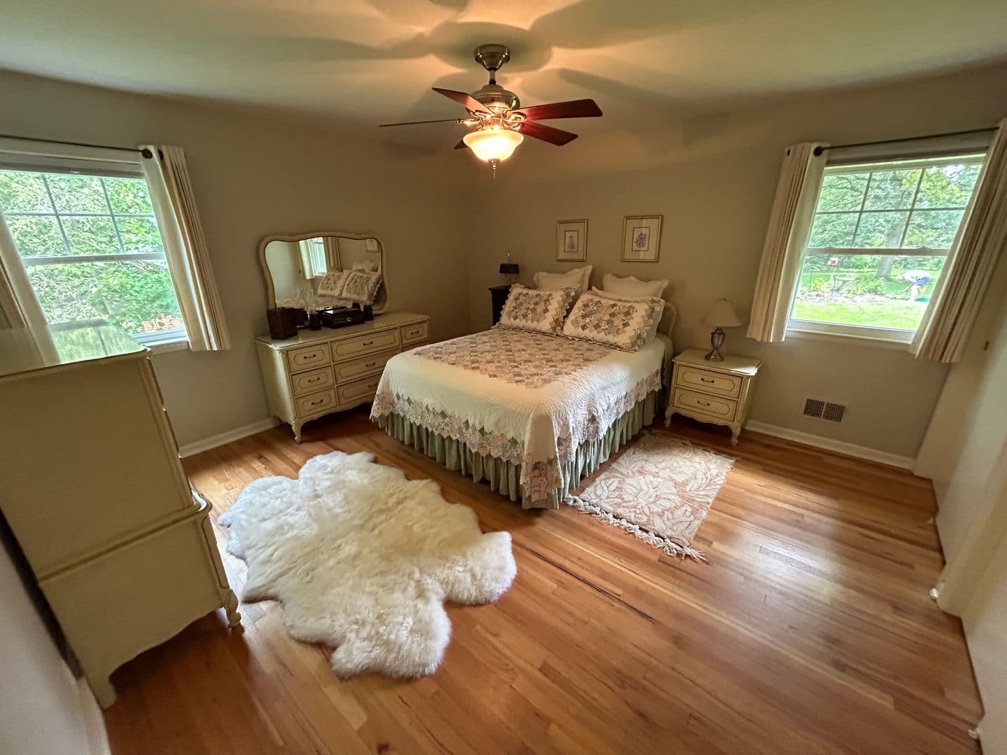 Omaha House: 4545 Manchester Dr