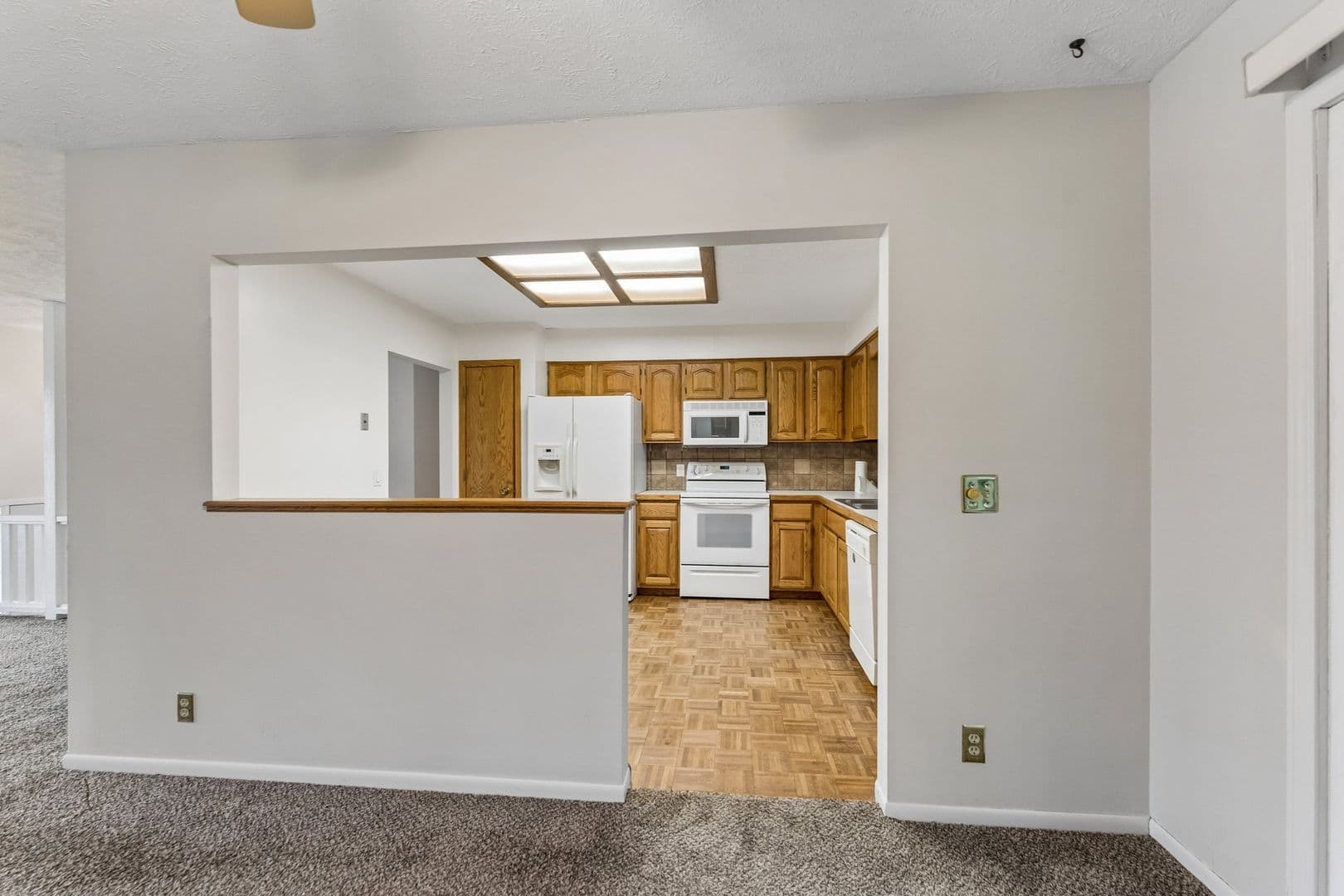 Omaha House: 2722 N 120 Ave