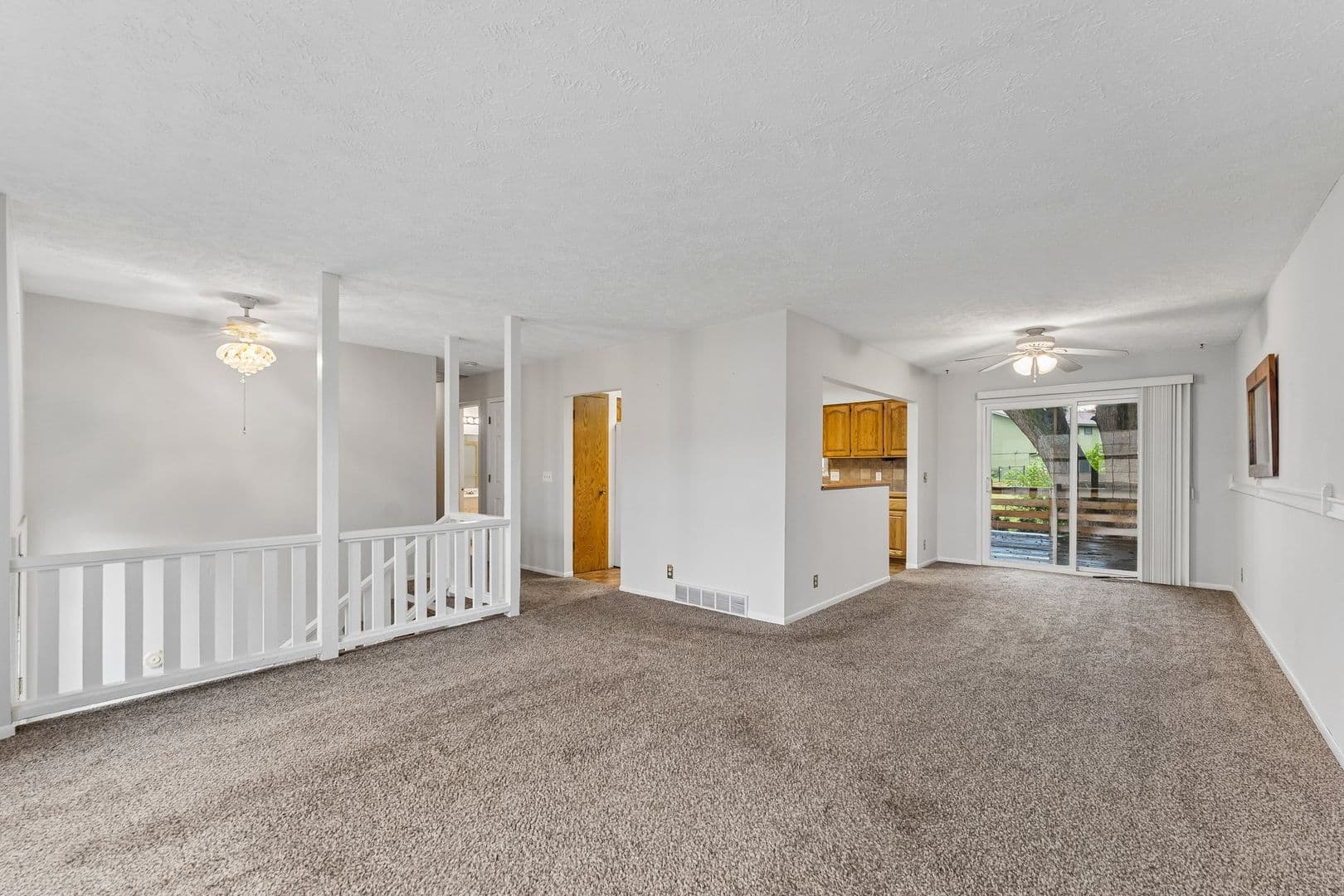Omaha House: 2722 N 120 Ave