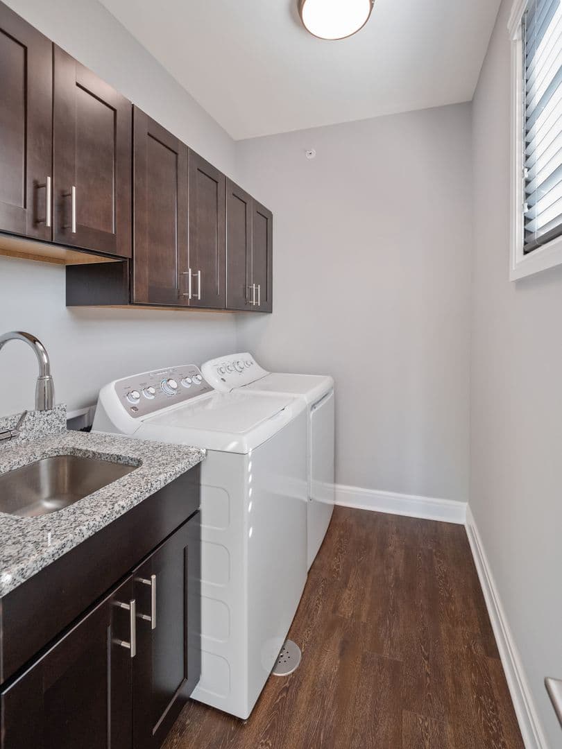 BIRMINGHAM Apartment: 401 S ETON ST