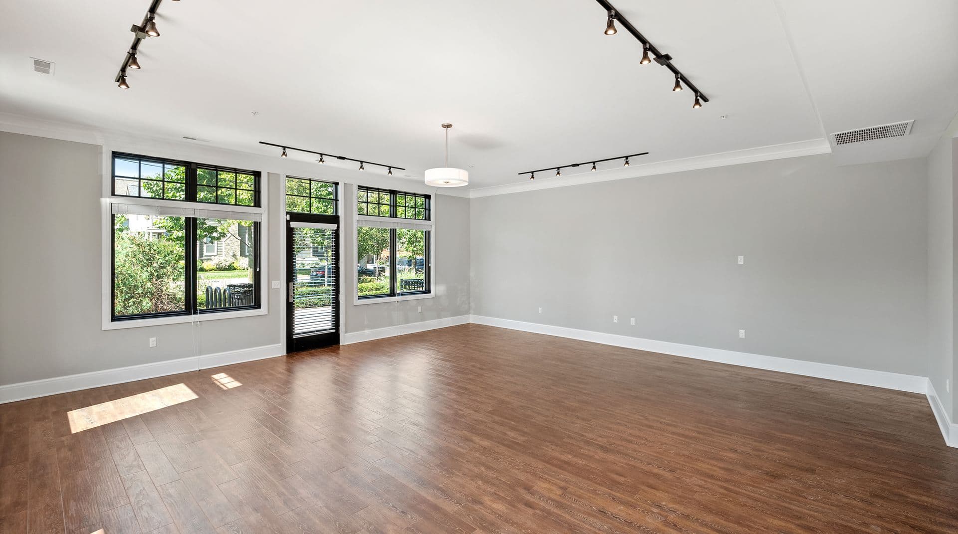 BIRMINGHAM Apartment: 401 S ETON ST