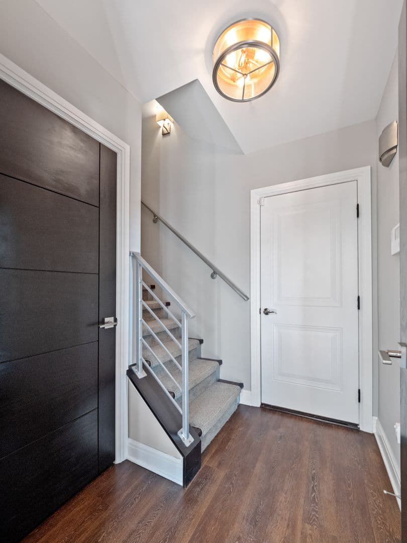 BIRMINGHAM Apartment: 401 S ETON ST