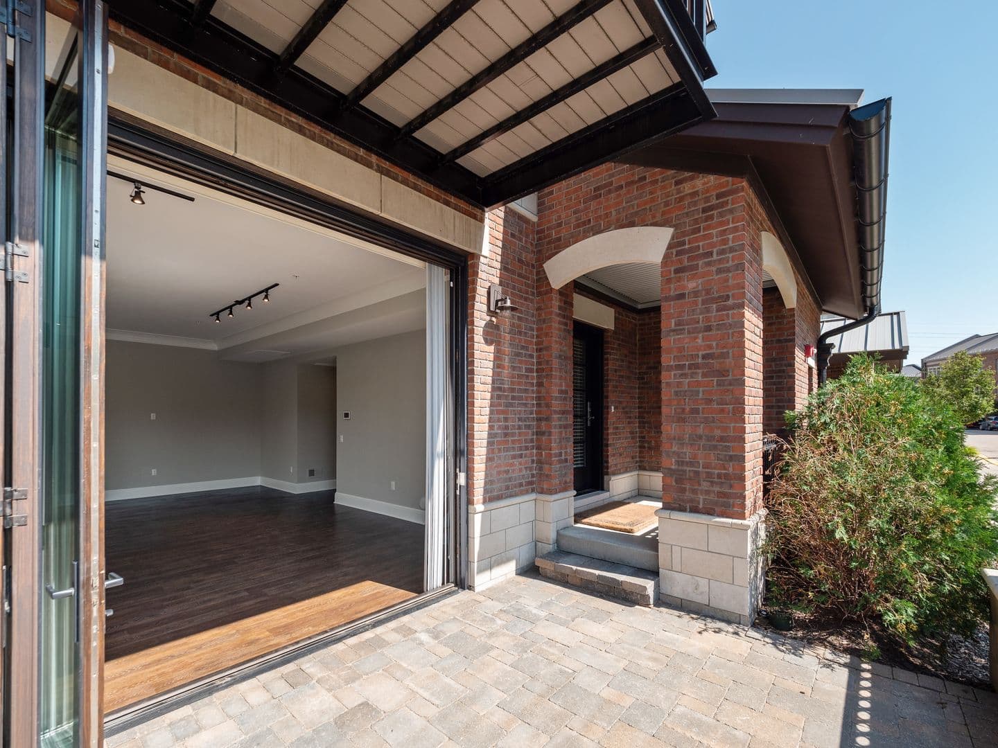 BIRMINGHAM Apartment: 401 S ETON ST