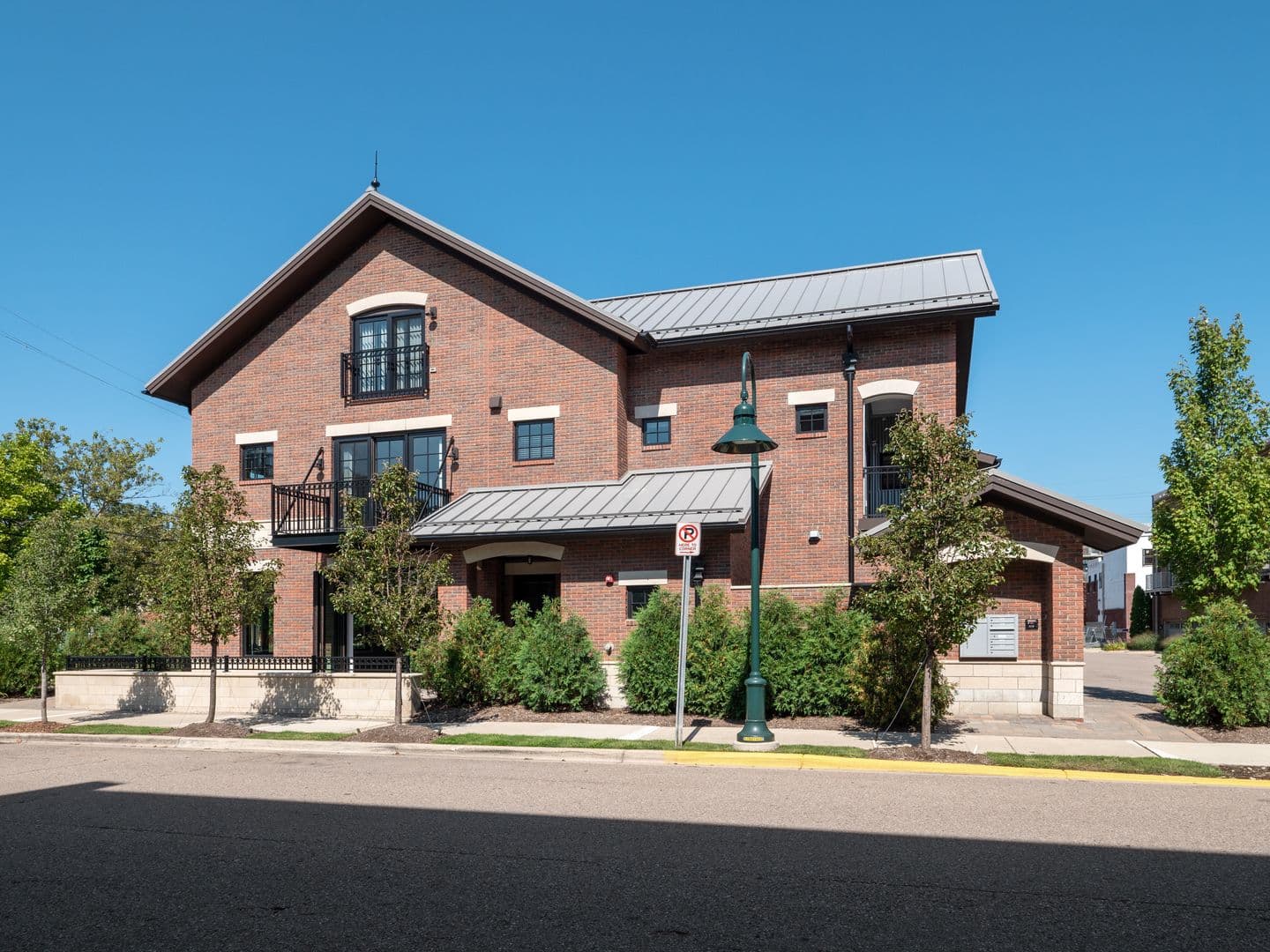 BIRMINGHAM Apartment: 401 S ETON ST