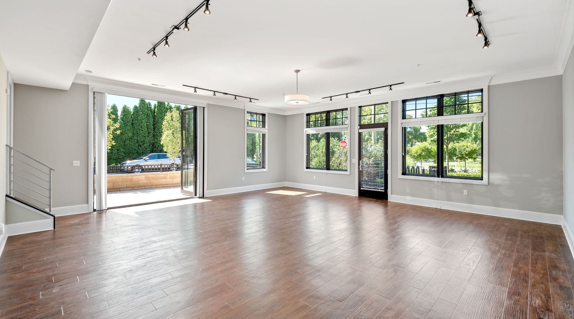 BIRMINGHAM Apartment: 401 S ETON ST