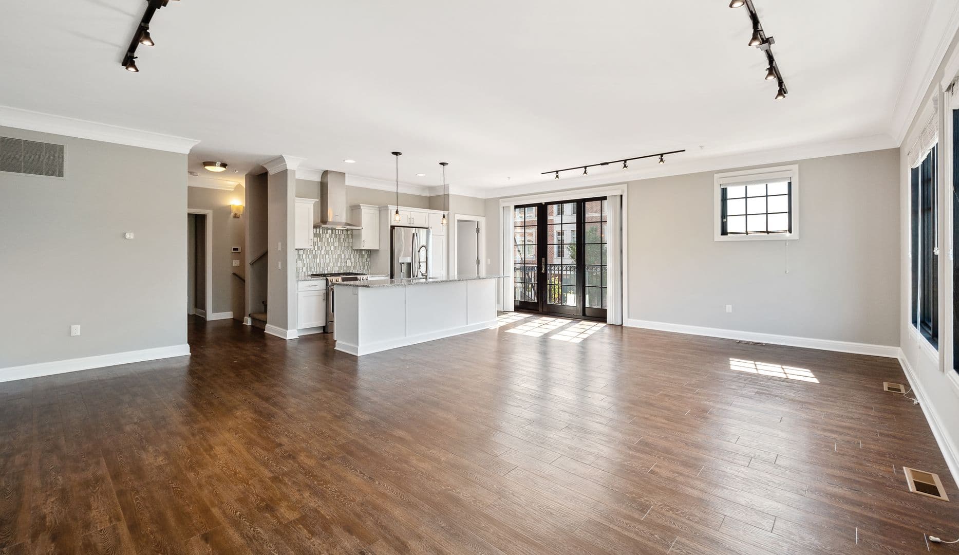 BIRMINGHAM Apartment: 401 S ETON ST