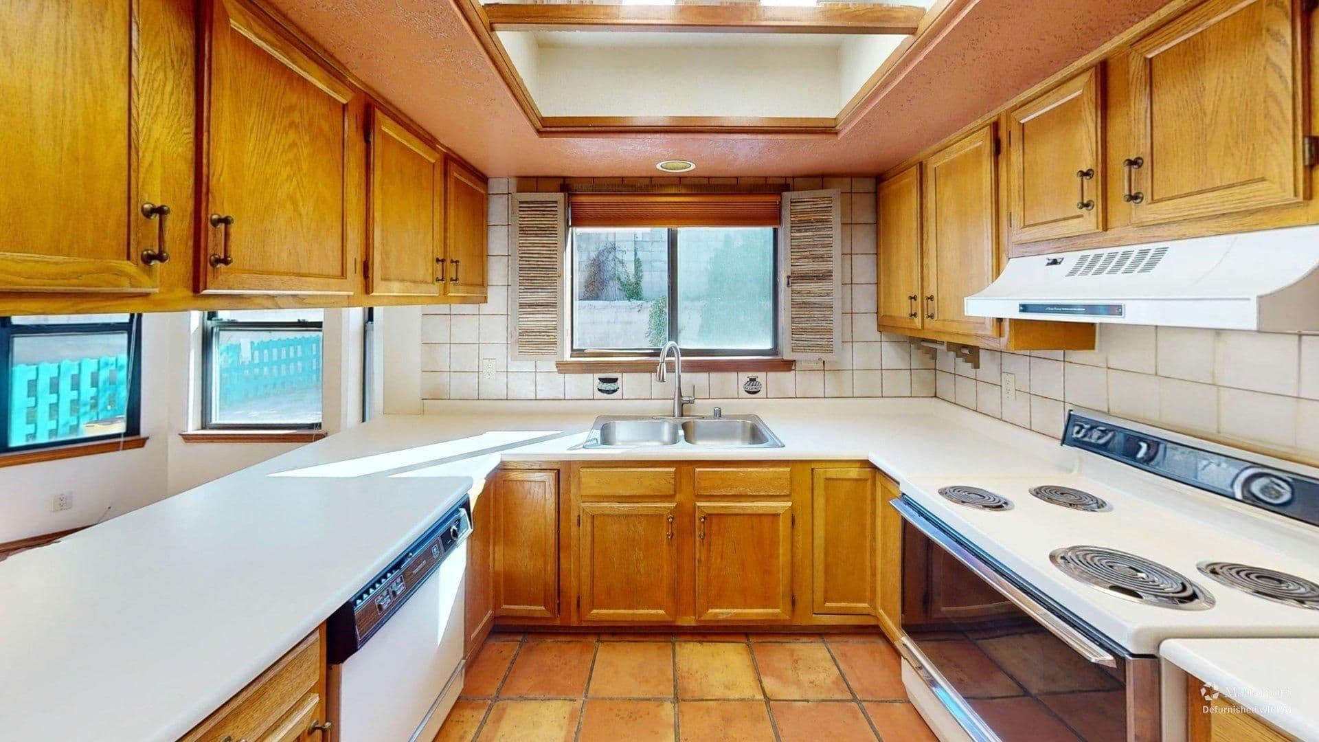 Santa Fe House: 2095 Avenida de Las Alturas