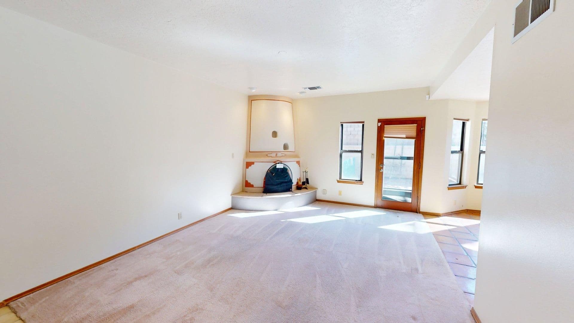 Santa Fe House: 2095 Avenida de Las Alturas