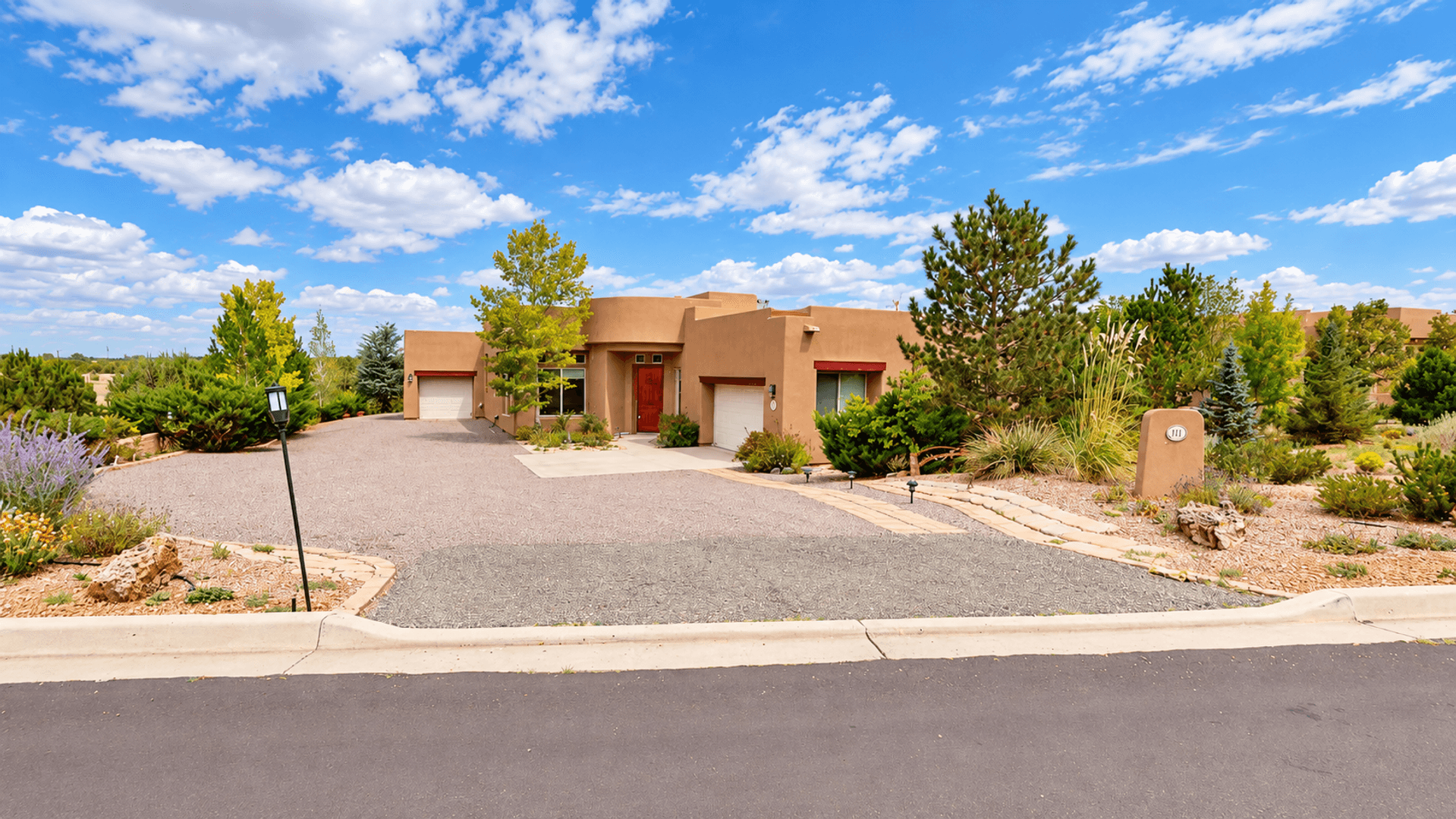 Santa Fe House: 191 E Chili Line Rd