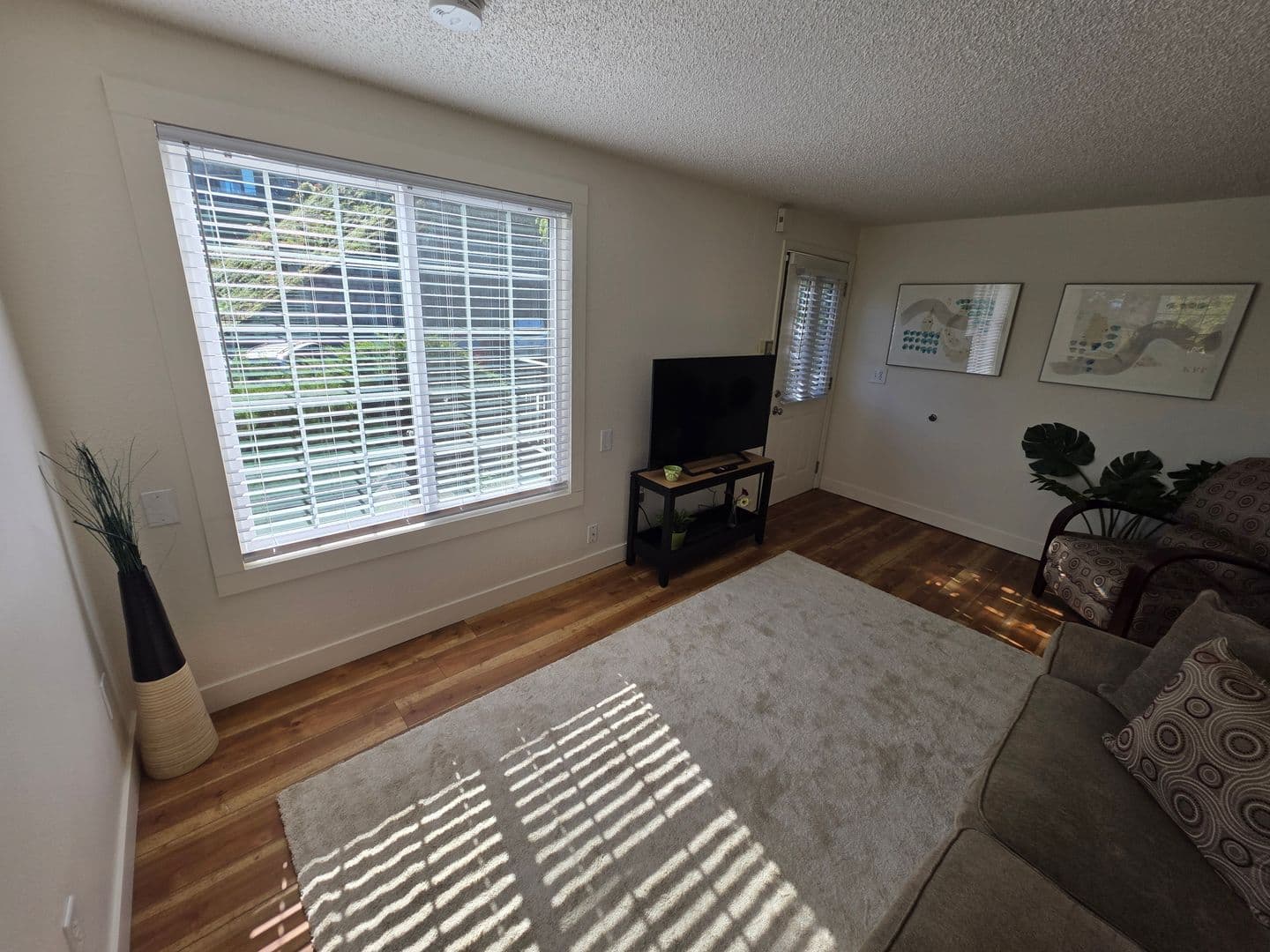 Portland Apartment: 2405 & 2431  NW Irving Street