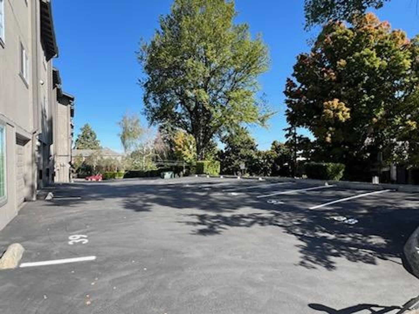 Portland Apartment: 2405 & 2431  NW Irving Street