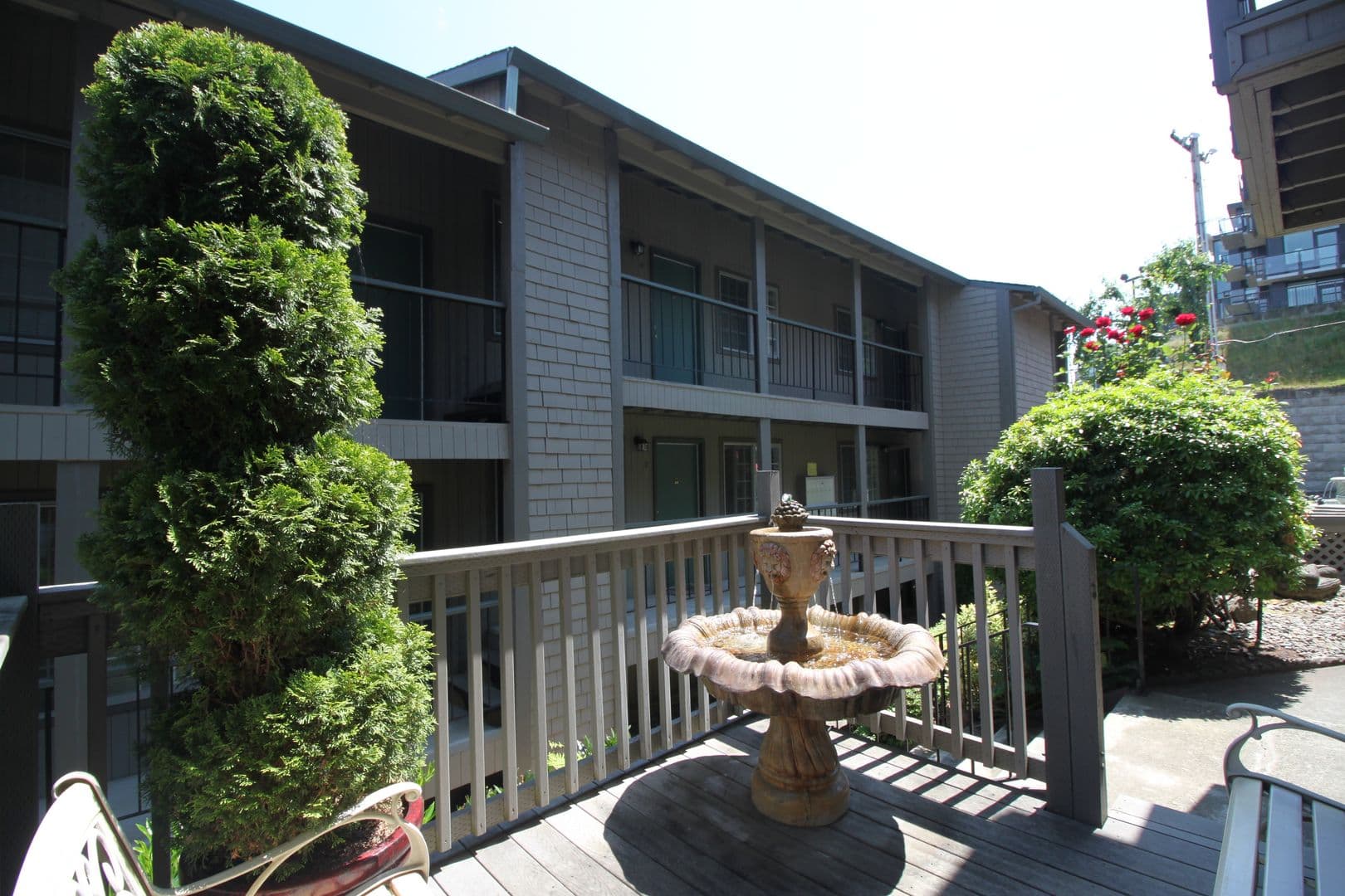 Portland Apartment: 2405 & 2431  NW Irving Street