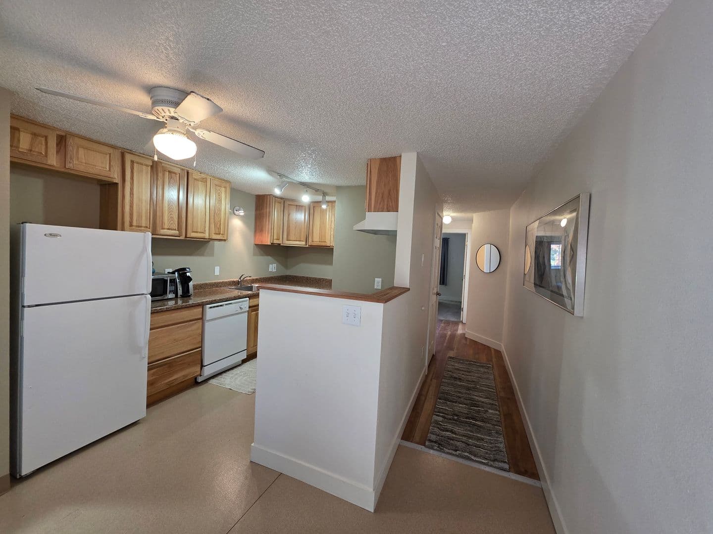 Portland Apartment: 2405 & 2431  NW Irving Street