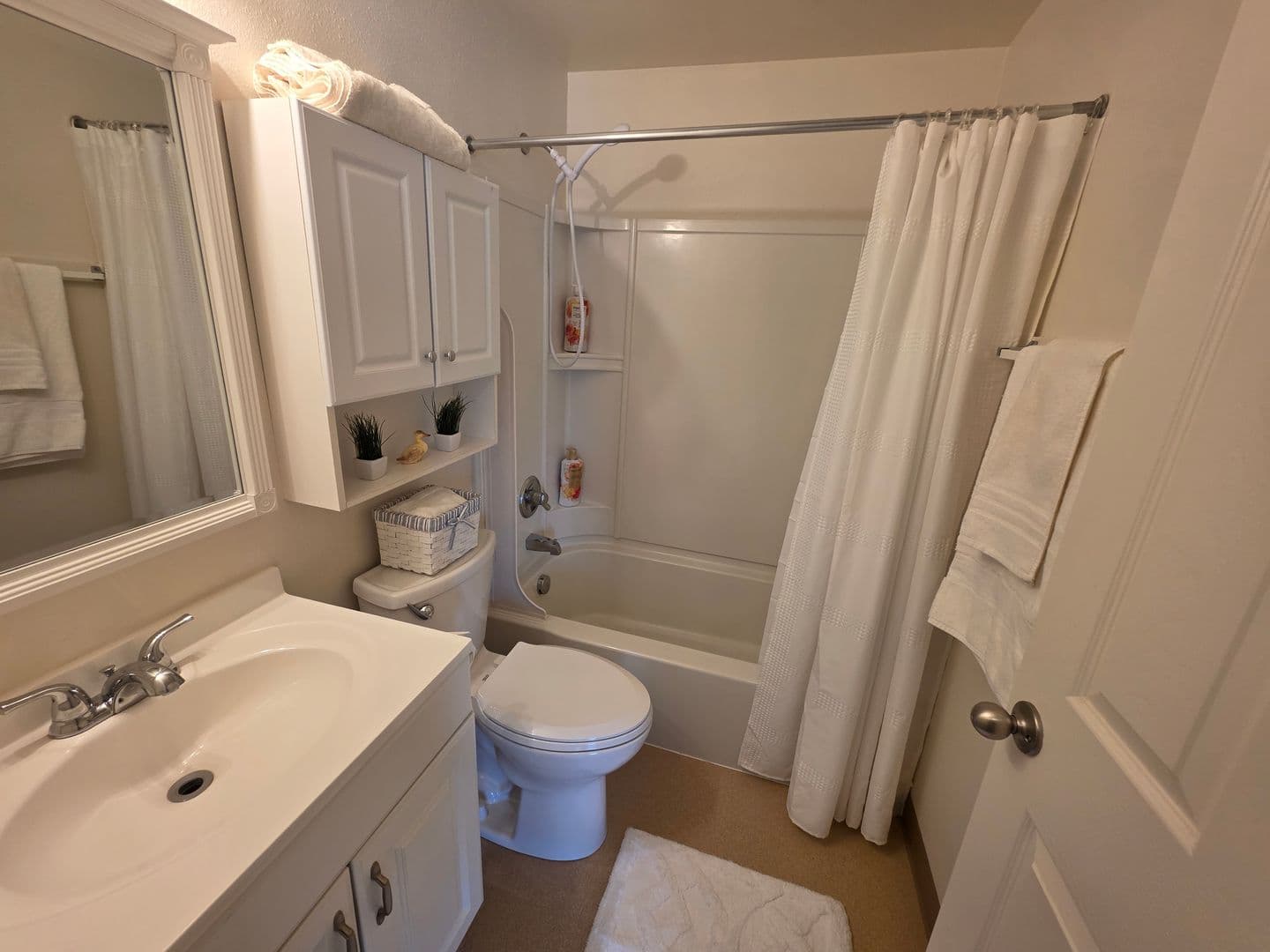 Portland Apartment: 2405 & 2431  NW Irving Street