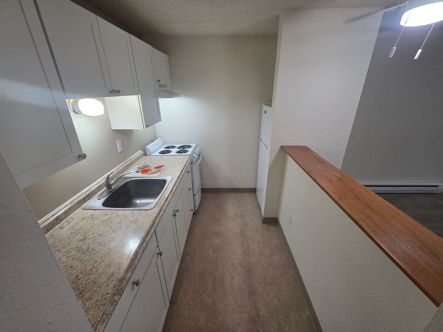 Portland Apartment: 2405 & 2431  NW Irving Street