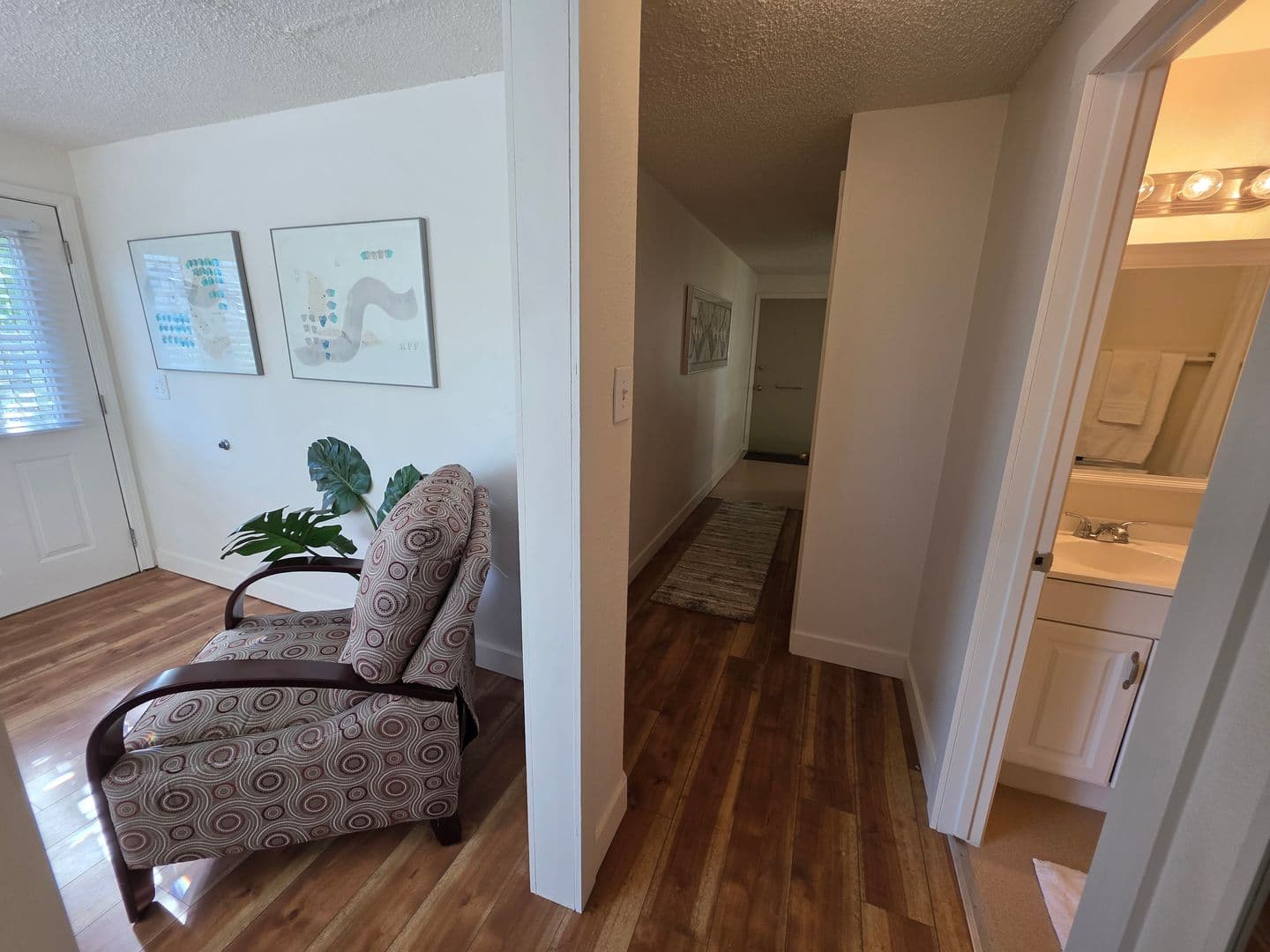 Portland Apartment: 2405 & 2431  NW Irving Street