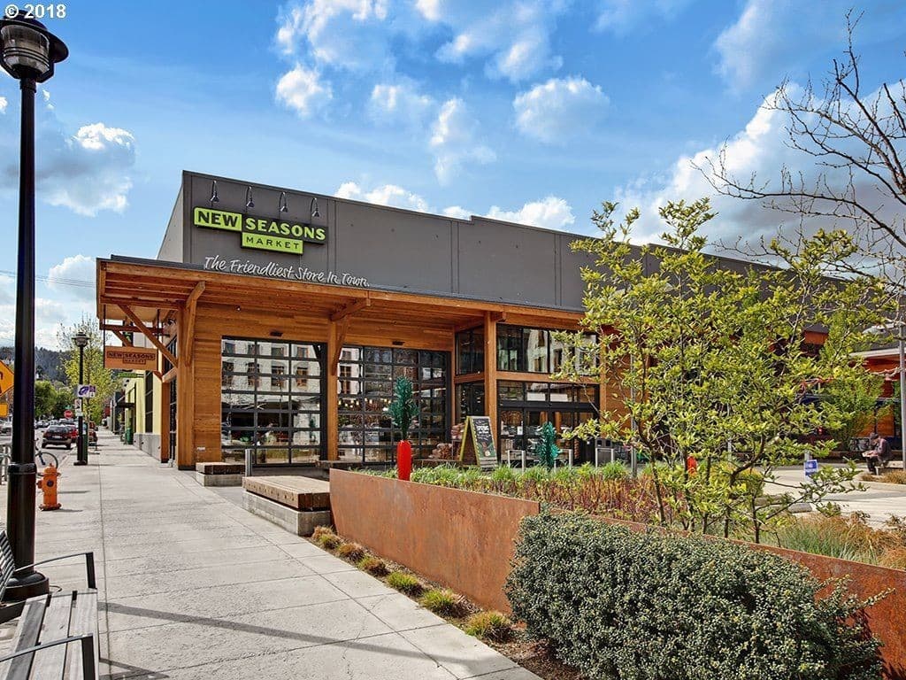 Portland Apartment: 2405 & 2431  NW Irving Street