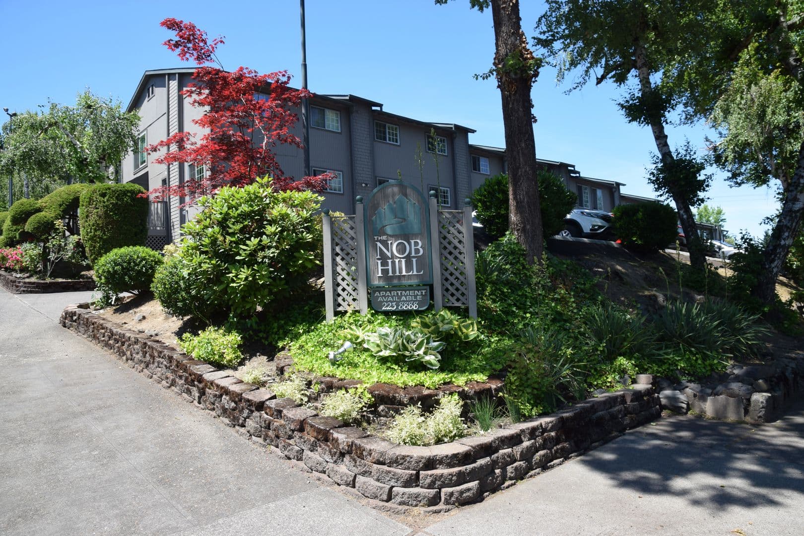 Portland Apartment: 2405 & 2431  NW Irving Street