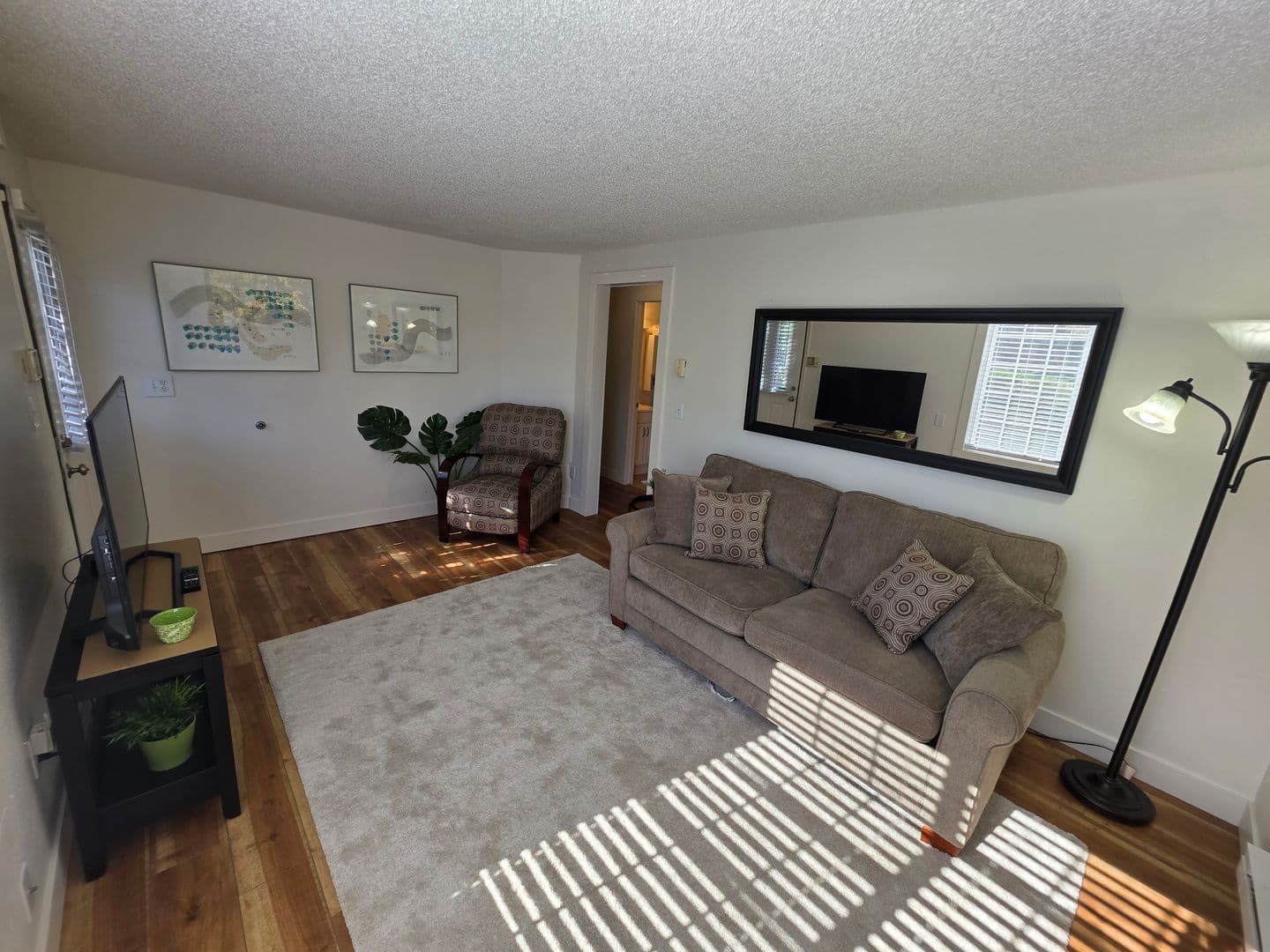 Portland Apartment: 2405 & 2431  NW Irving Street
