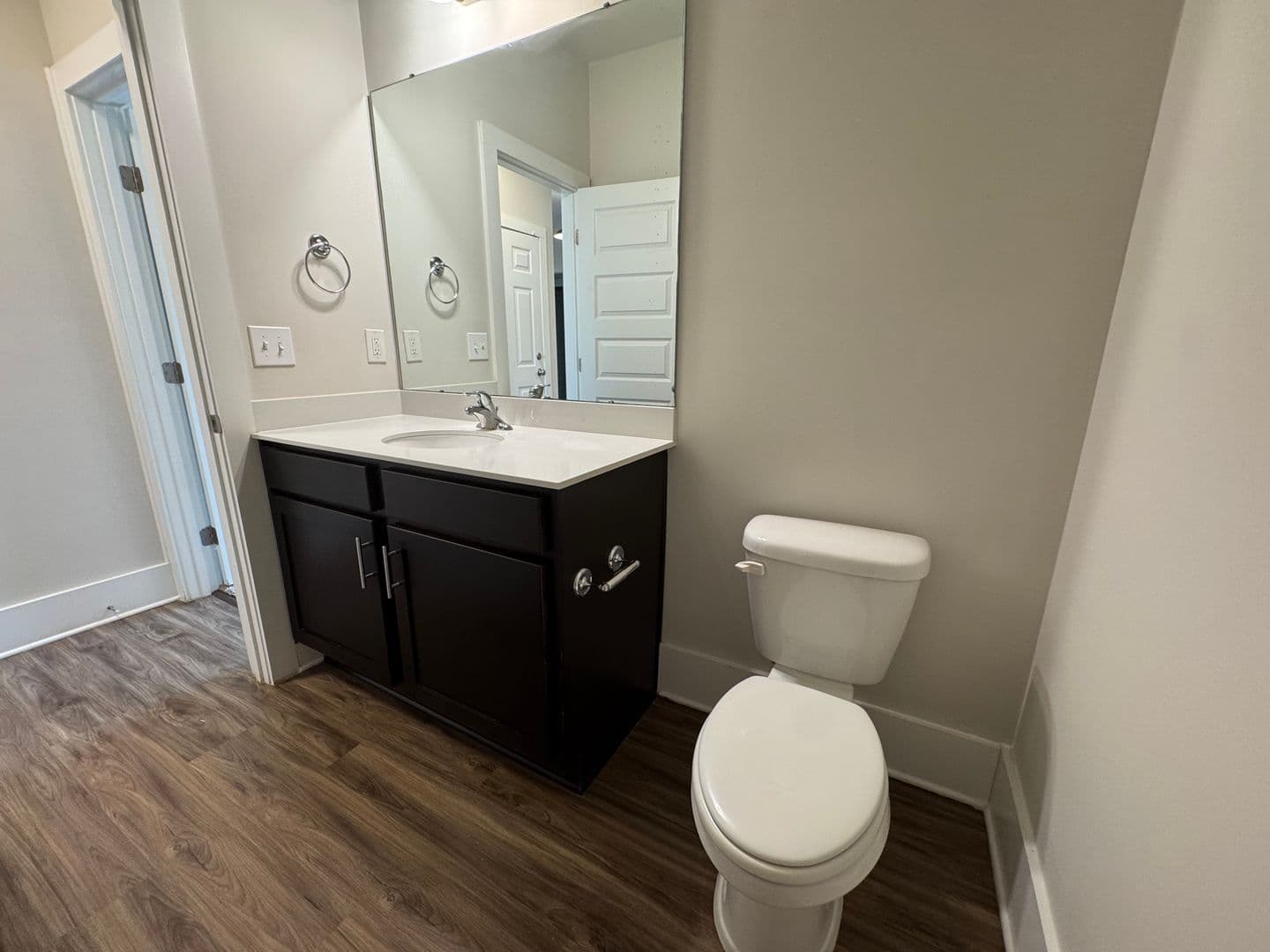 Madison House: 154 Fernhill Drive Northwest