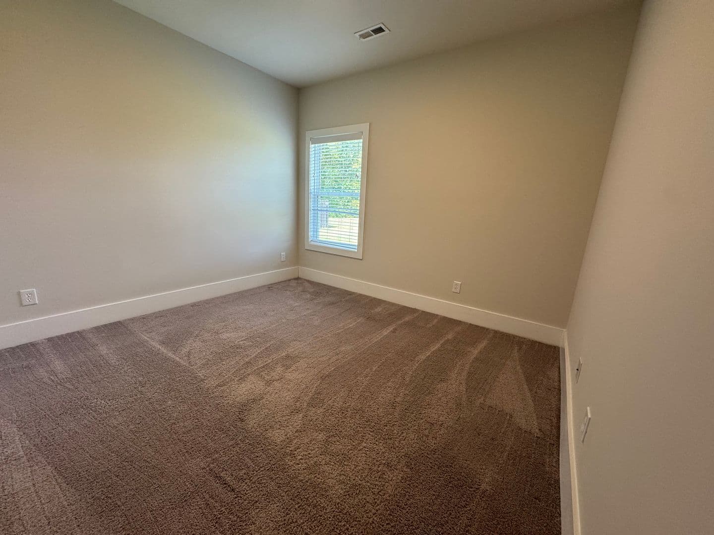 Madison House: 154 Fernhill Drive Northwest