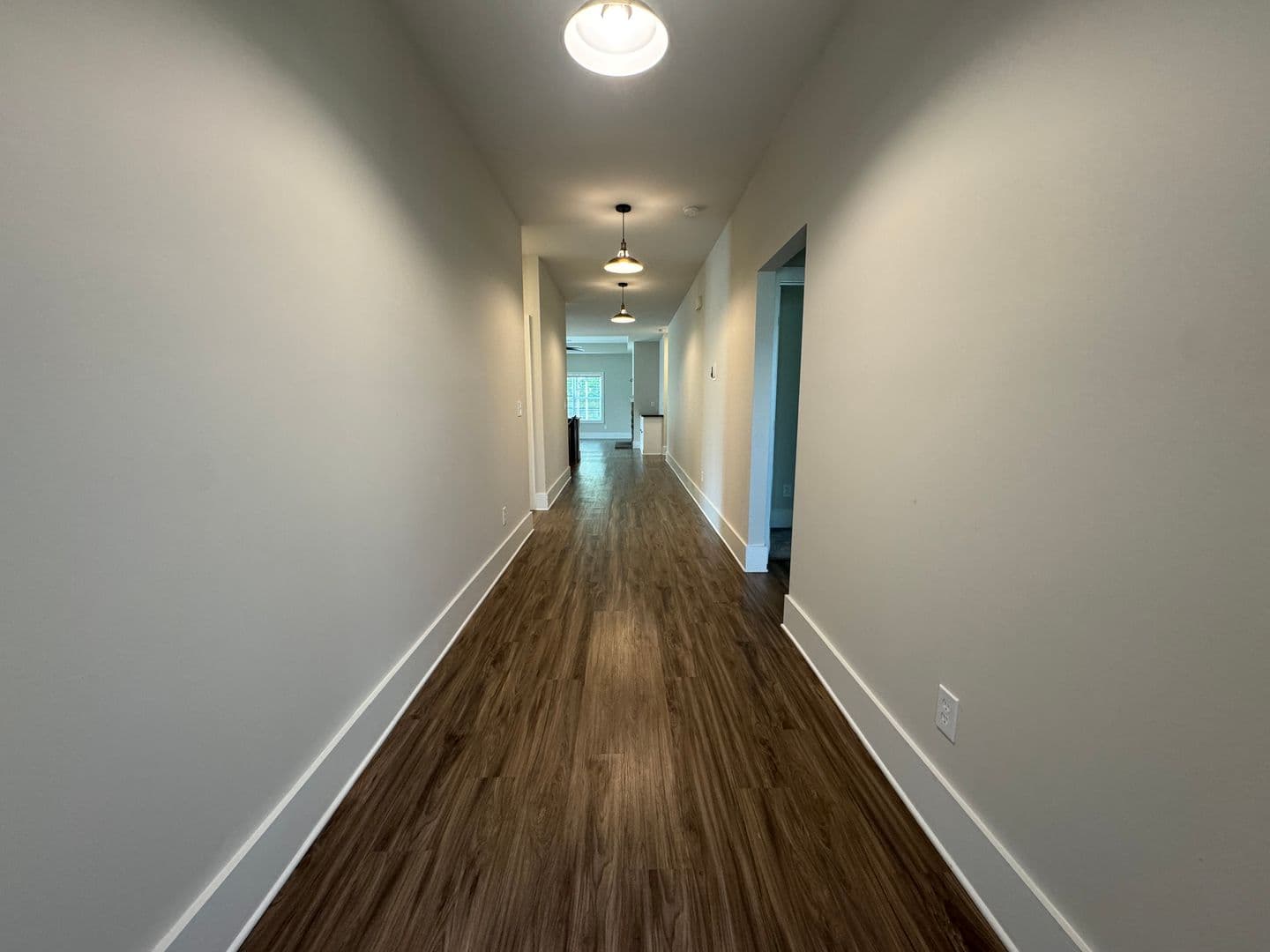 Madison House: 154 Fernhill Drive Northwest
