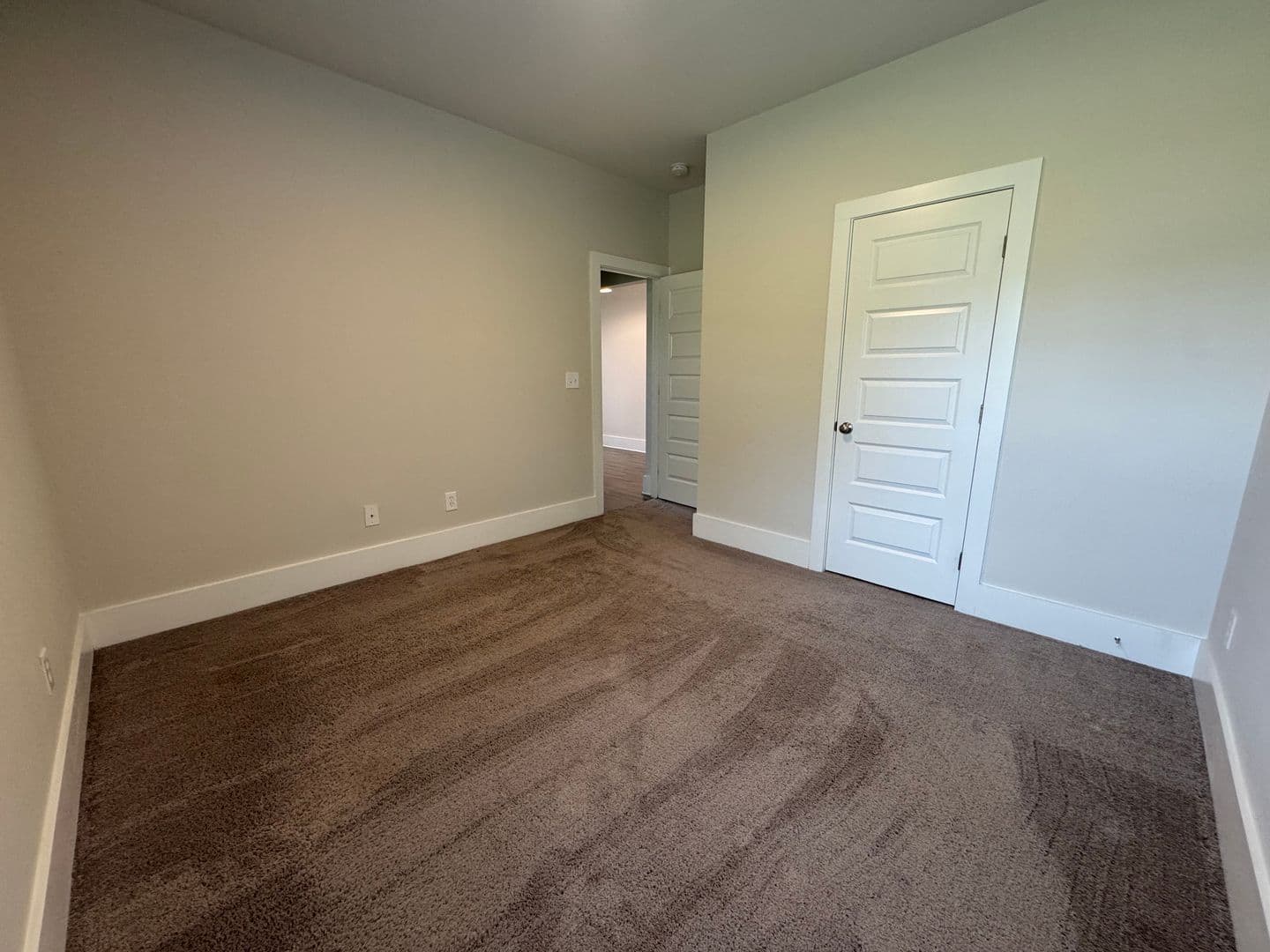 Madison House: 154 Fernhill Drive Northwest