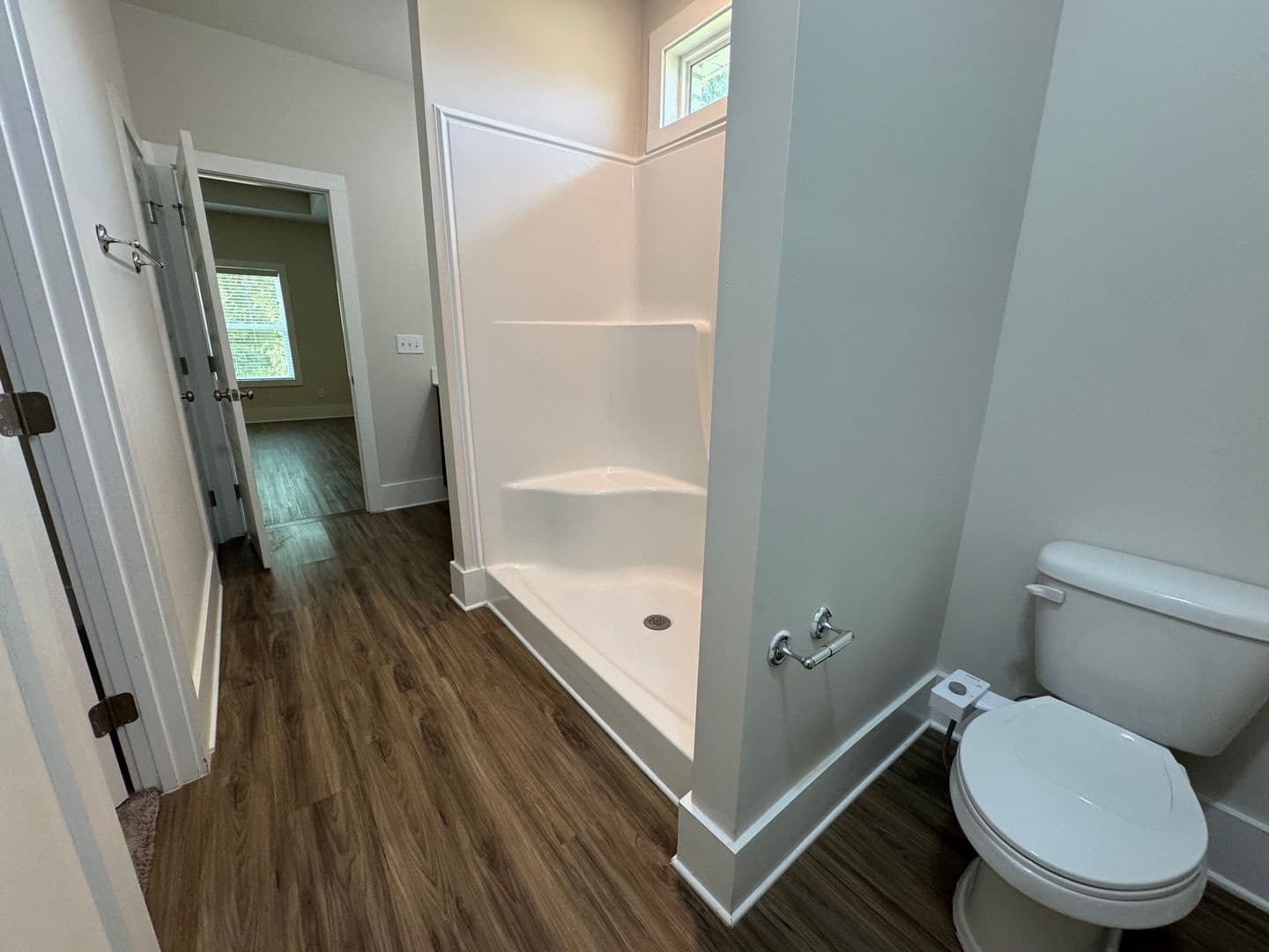 Madison House: 154 Fernhill Drive Northwest