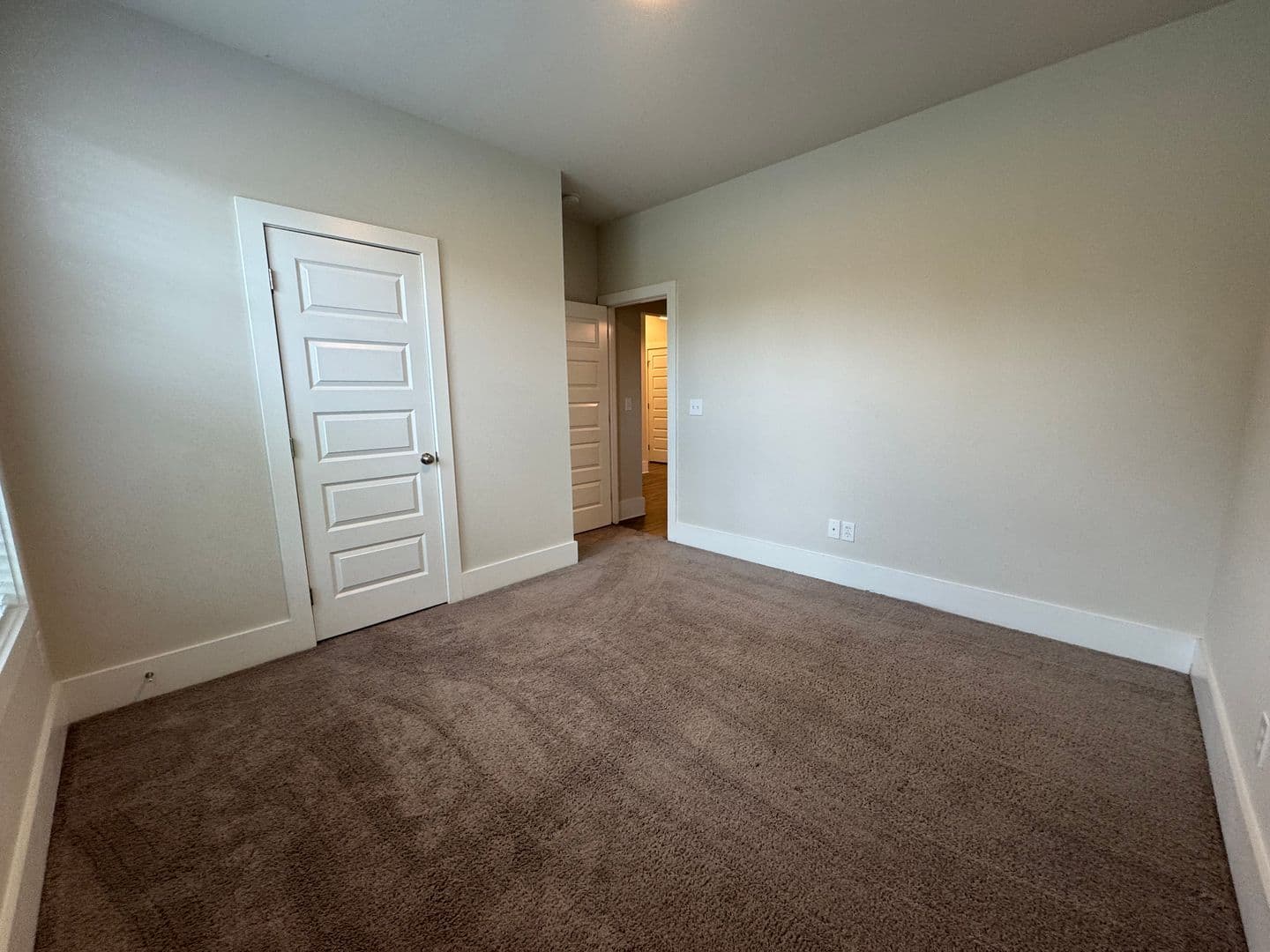Madison House: 154 Fernhill Drive Northwest