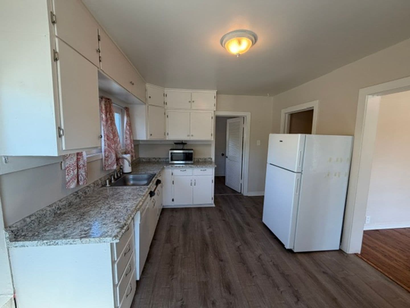 Santa Rosa House: 467 Russell Ave