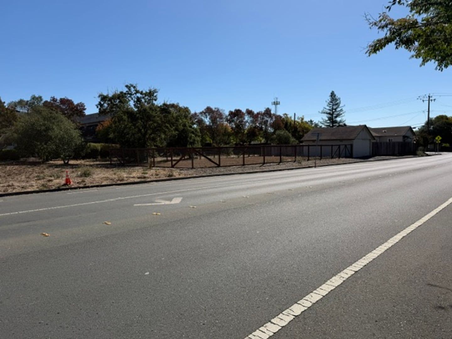 Santa Rosa House: 435 Russell Ave