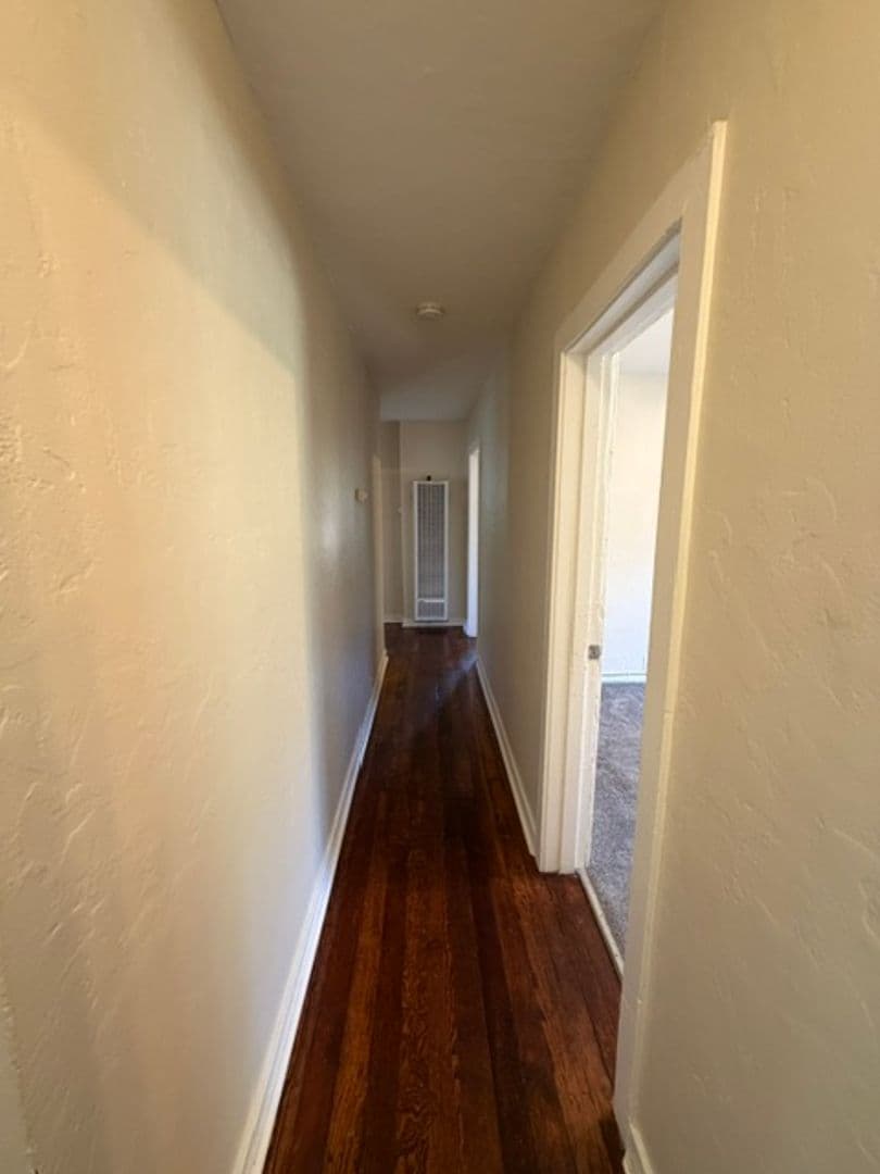 Santa Rosa House: 467 Russell Ave