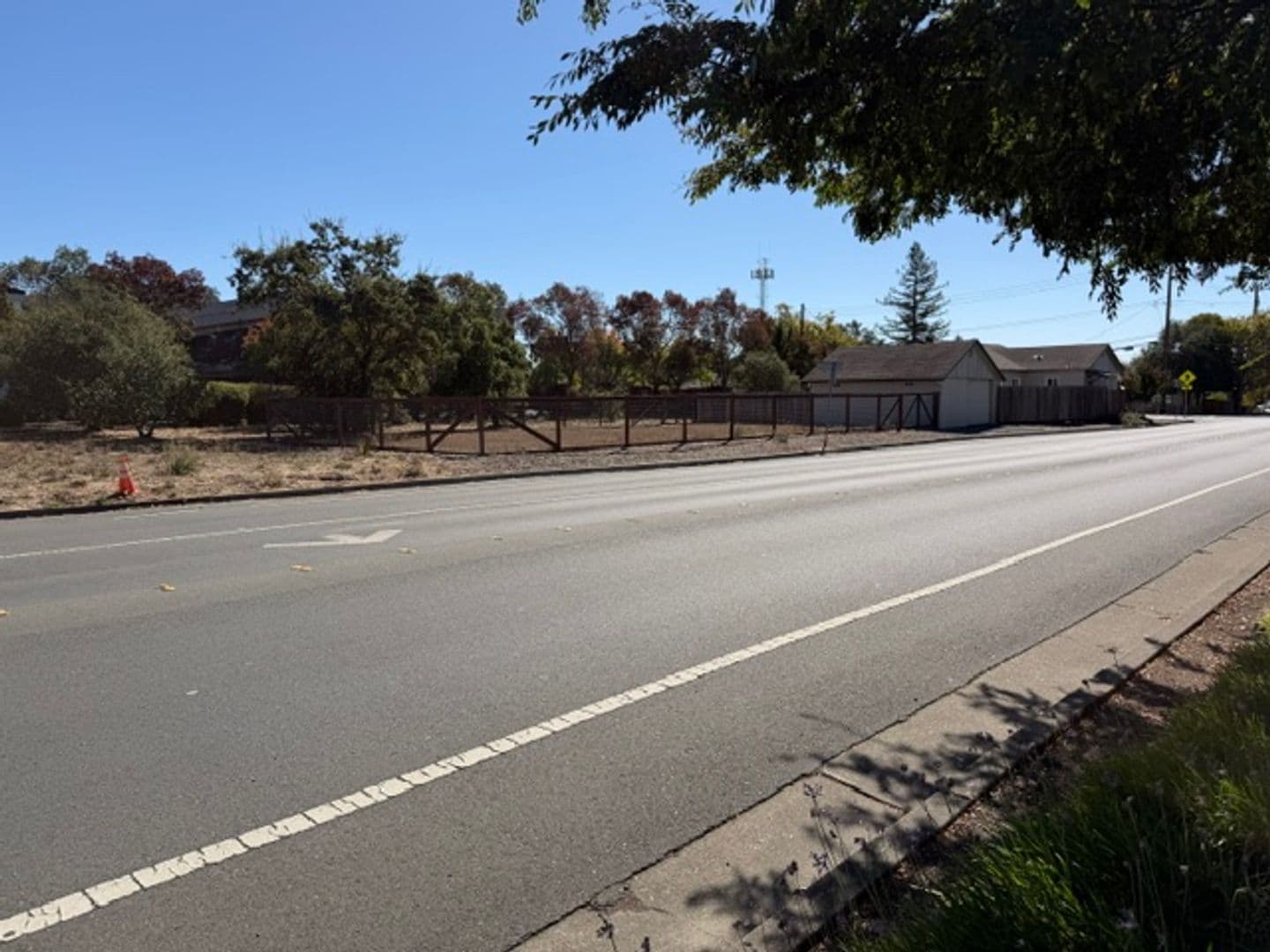 Santa Rosa House: 435 Russell Ave