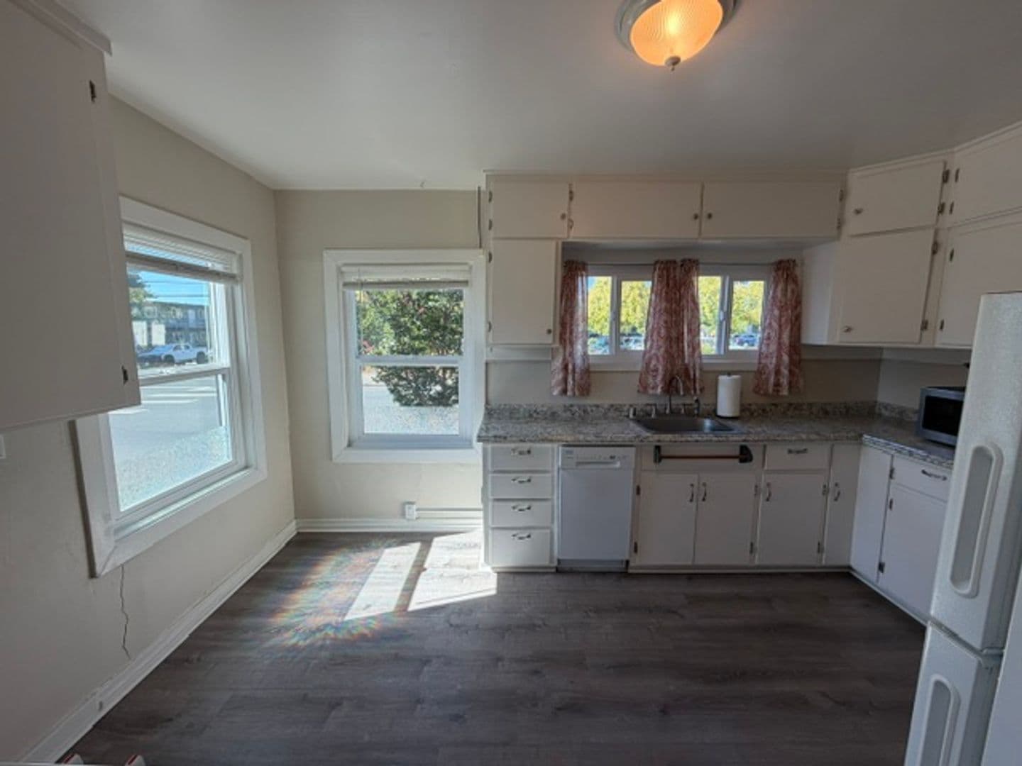 Santa Rosa House: 467 Russell Ave