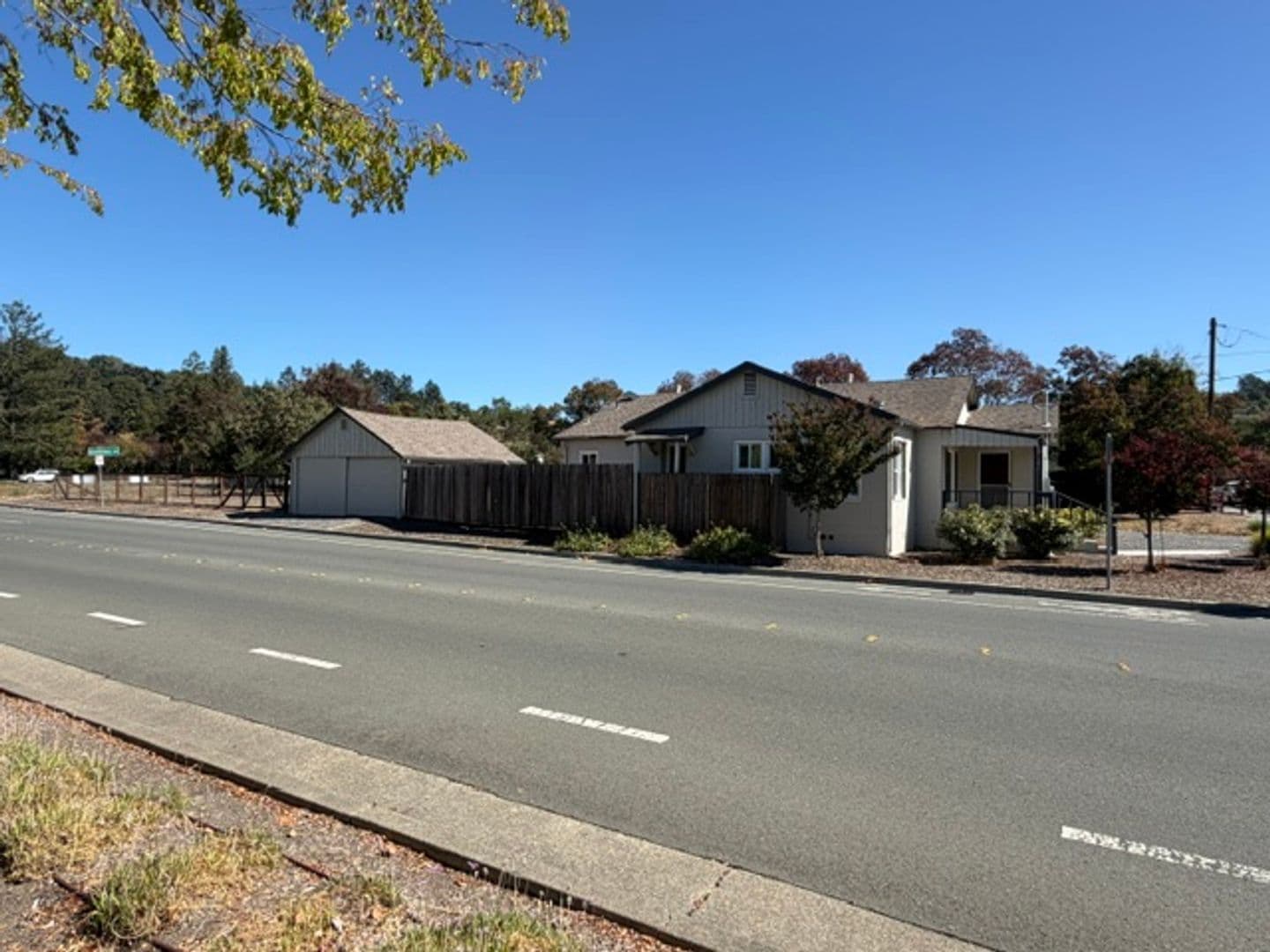 Santa Rosa House: 435 Russell Ave