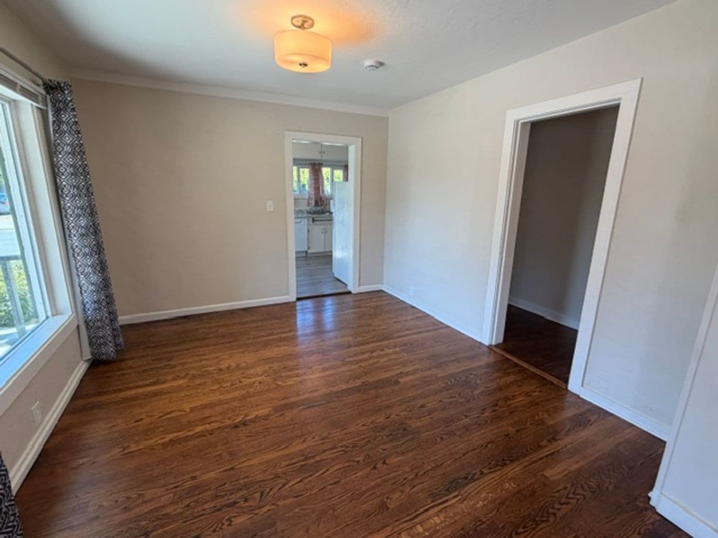 Santa Rosa House: 435 Russell Ave