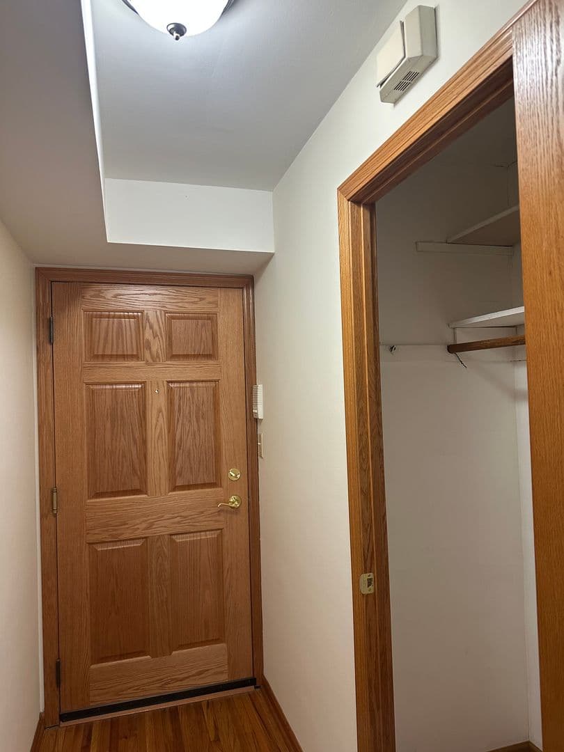 St. Louis Park Apartment: 5924 West 35th Street