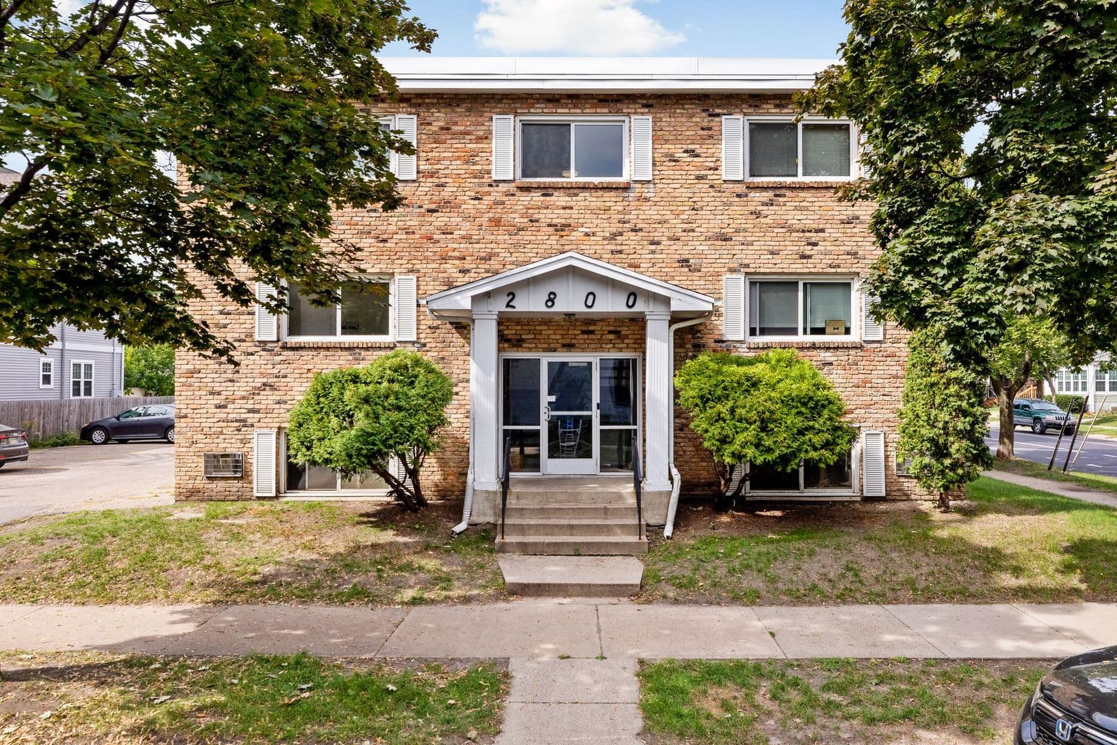 Minneapolis Apartment: 2800 Colfax Avenue South